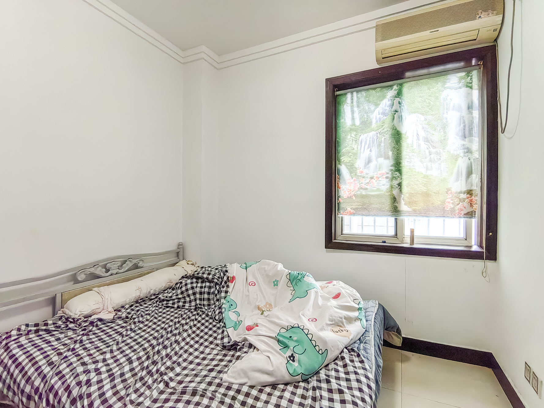 广泰家园  4室2厅2卫    70.0万 广泰家园  4室2厅2卫    70.0万卧室