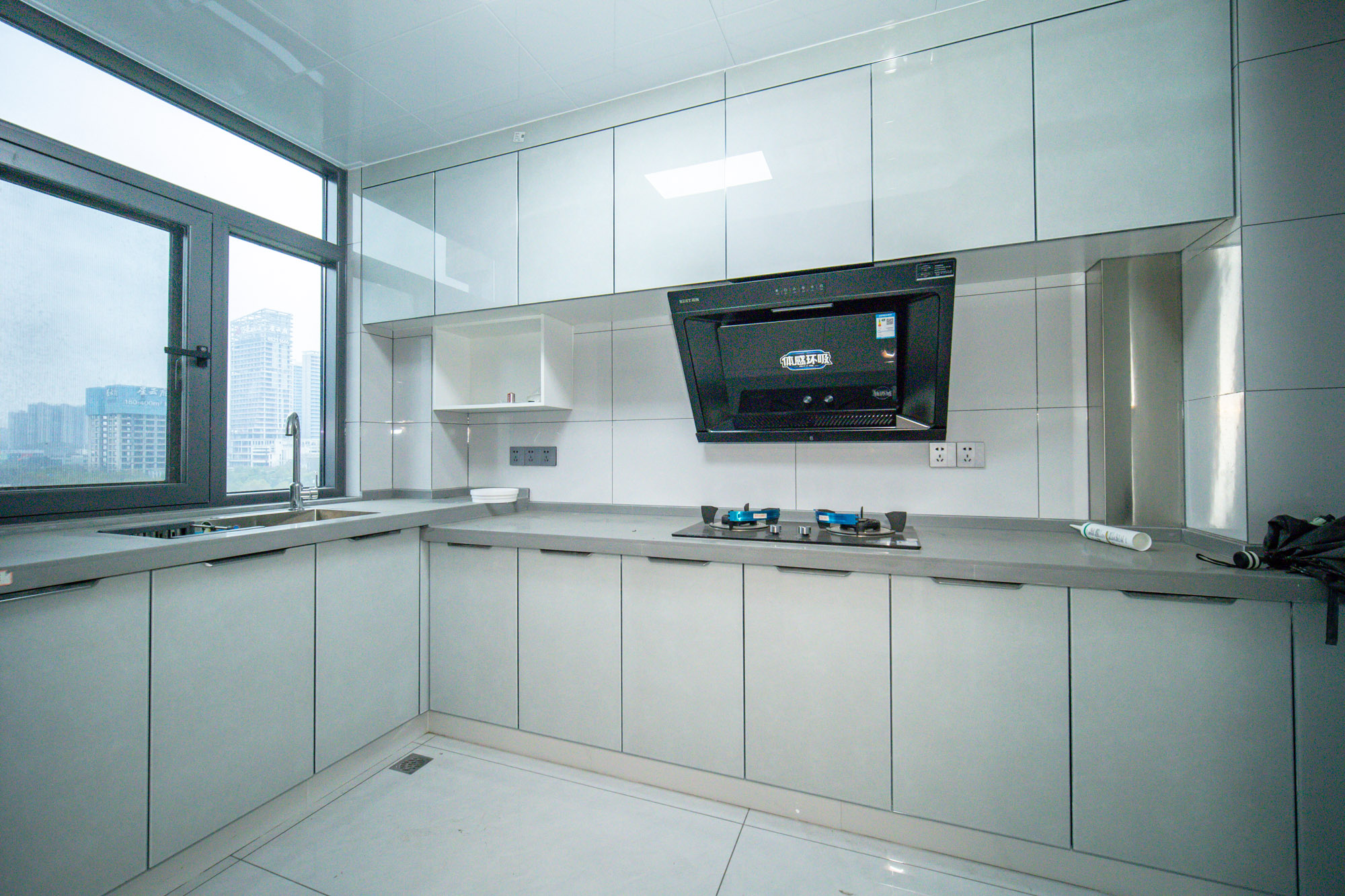 楚天世纪城西苑 3室2厅2卫 118.0万 楚天世纪城西苑 3室2厅2卫 118.0万厨房