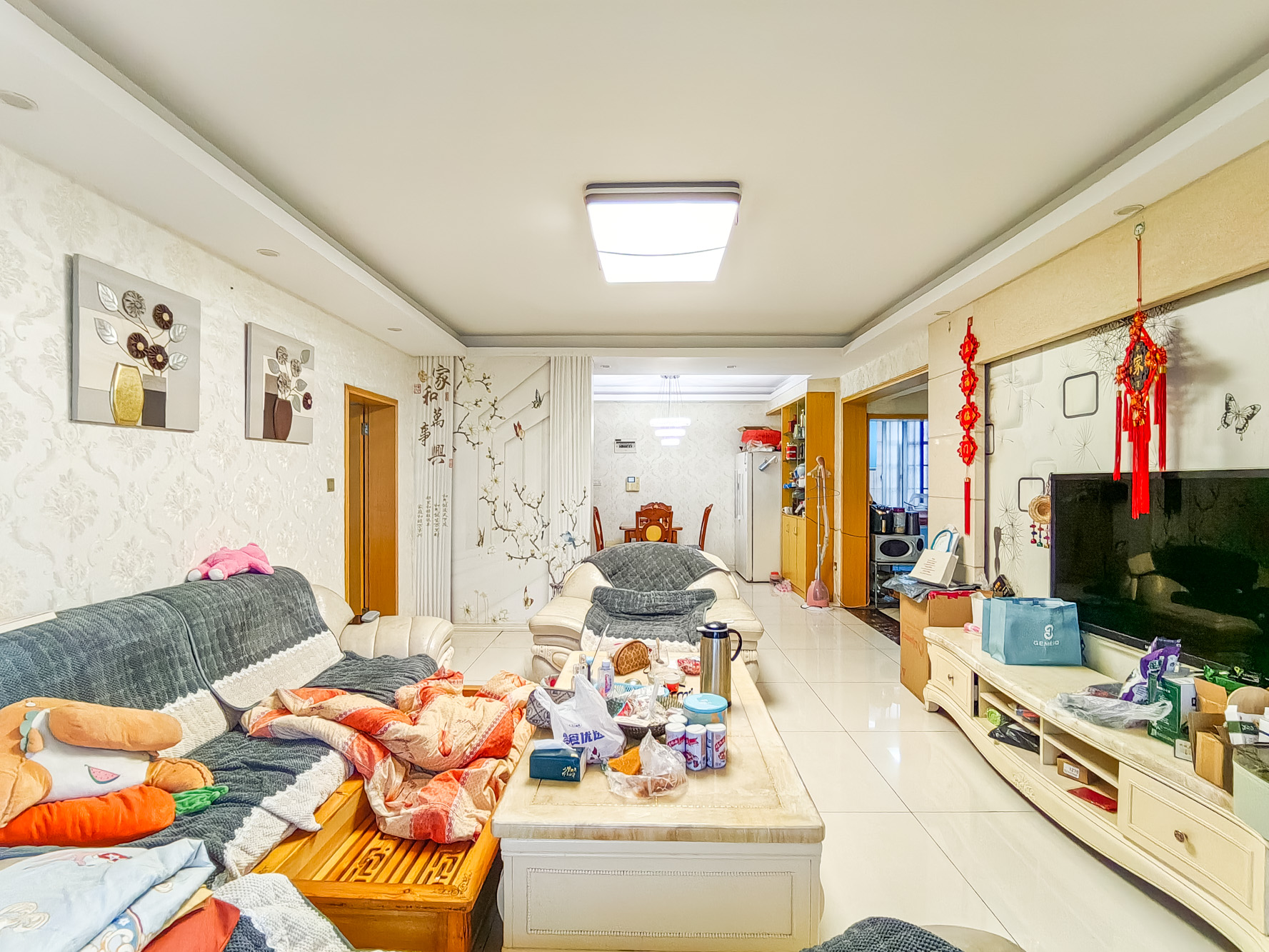 紫晶城 3室2厅2卫 62.8万 紫晶城 3室2厅2卫 62.8万客厅