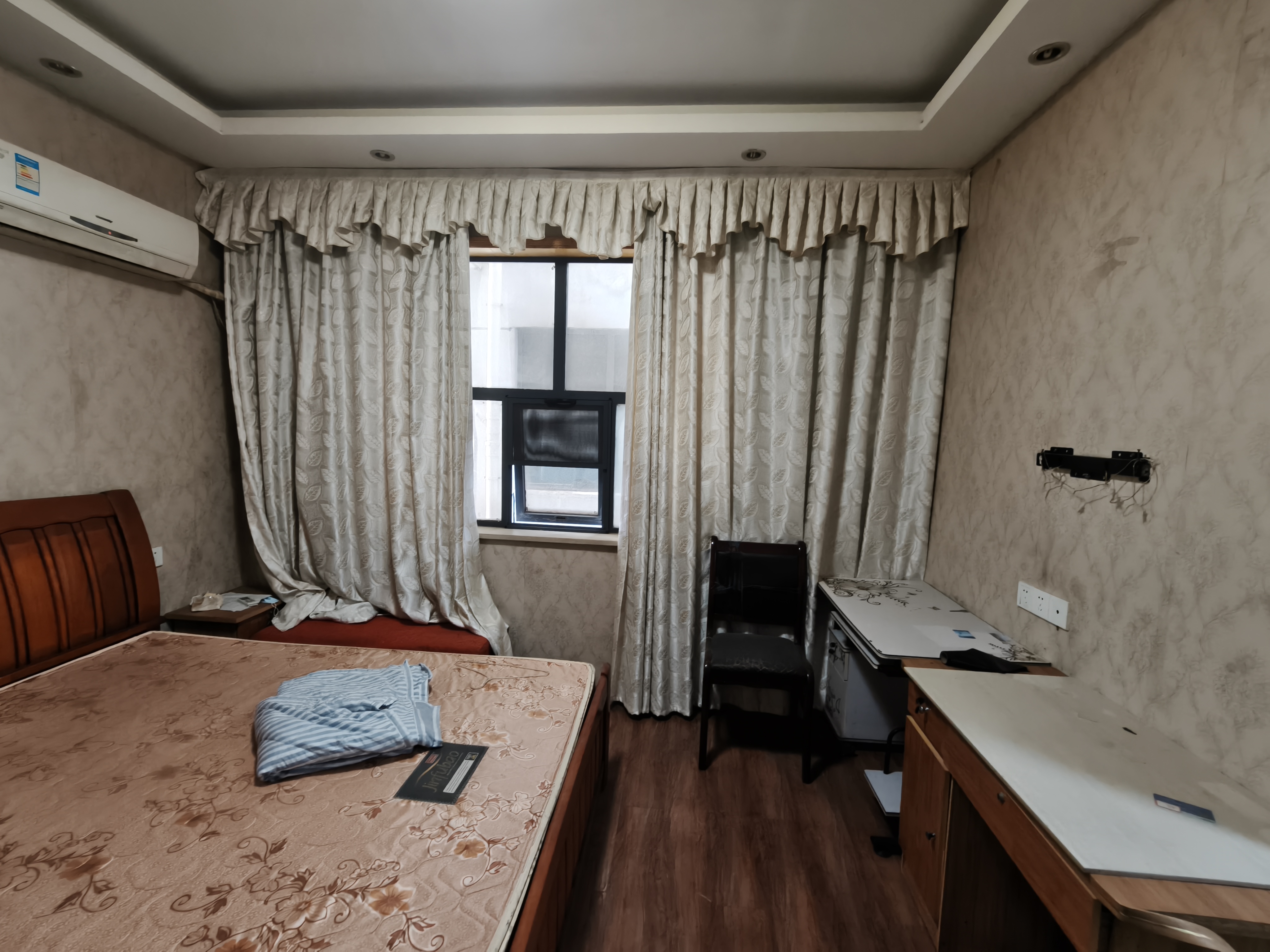 逸景华天 1室0厅0卫 13.5万 逸景华天 1室0厅0卫 13.5万室内图