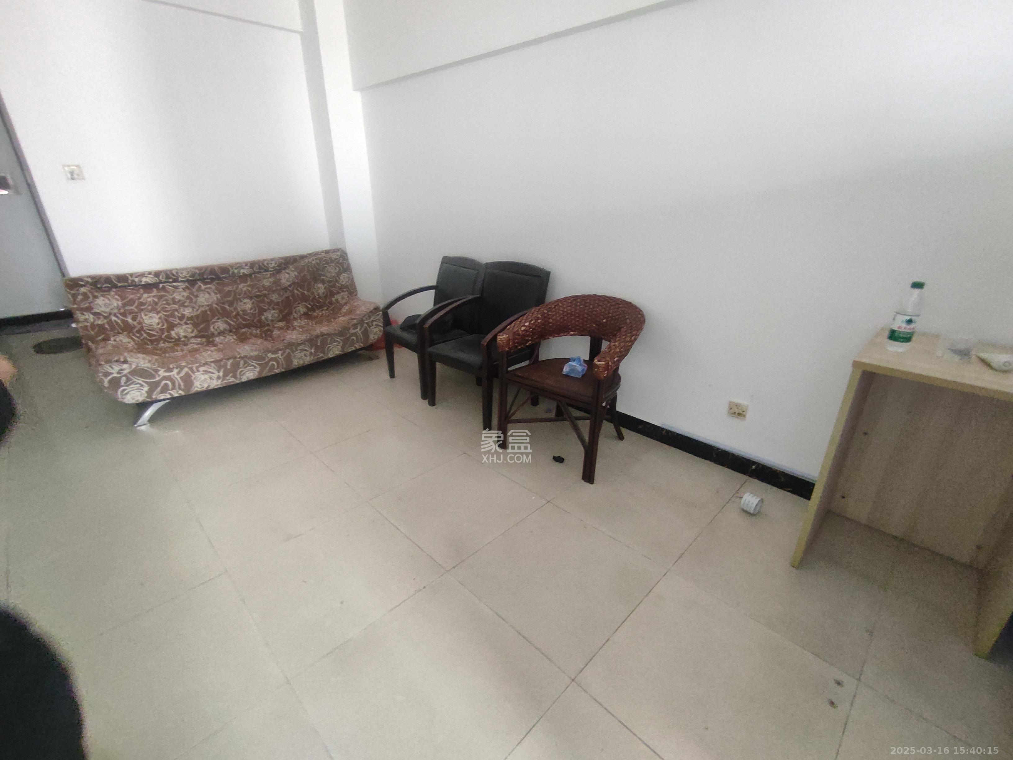 千喜华城   50.0㎡      1200.0元/月室内图