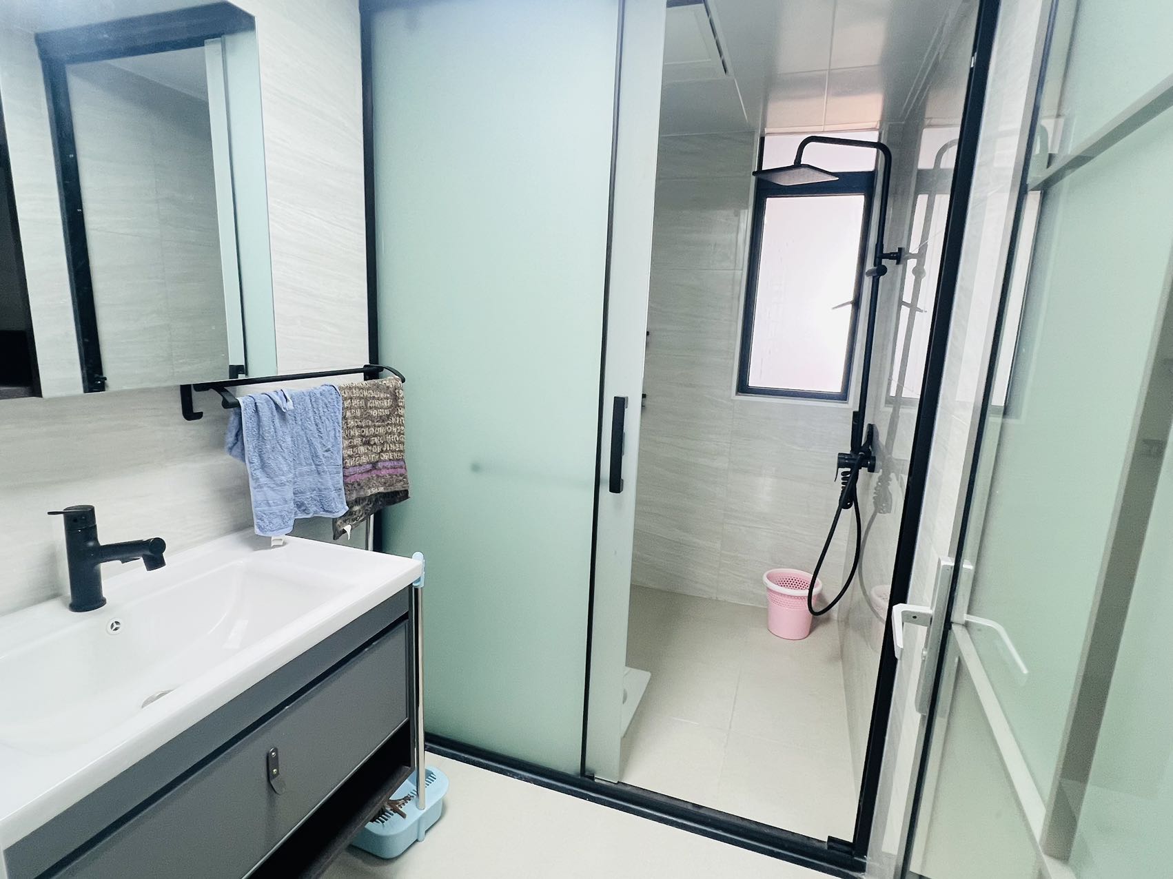 奥地利春天  3室2厅2卫    2200.0元/月 奥地利春天  3室2厅2卫    2200.0元/月室内图