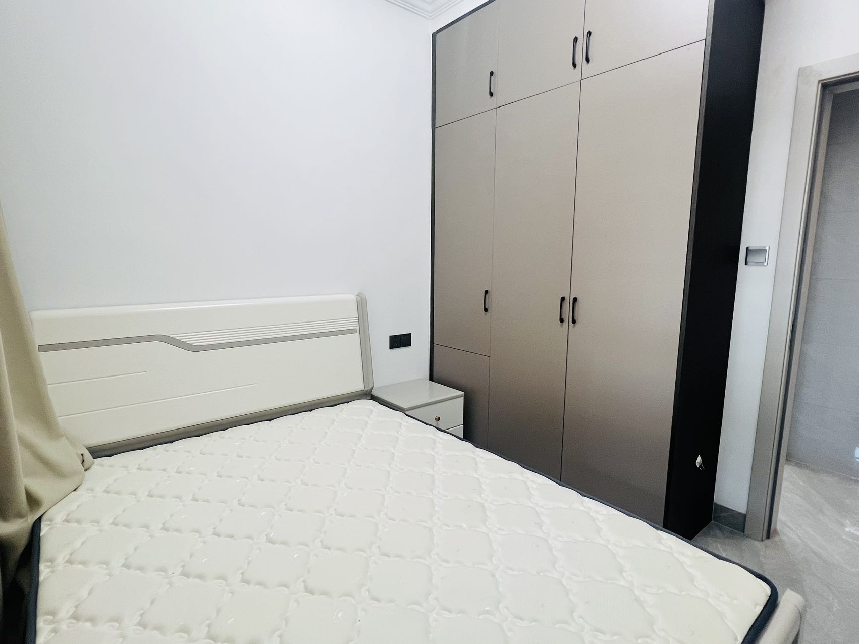 奥地利春天  3室2厅2卫    2200.0元/月 奥地利春天  3室2厅2卫    2200.0元/月室内图