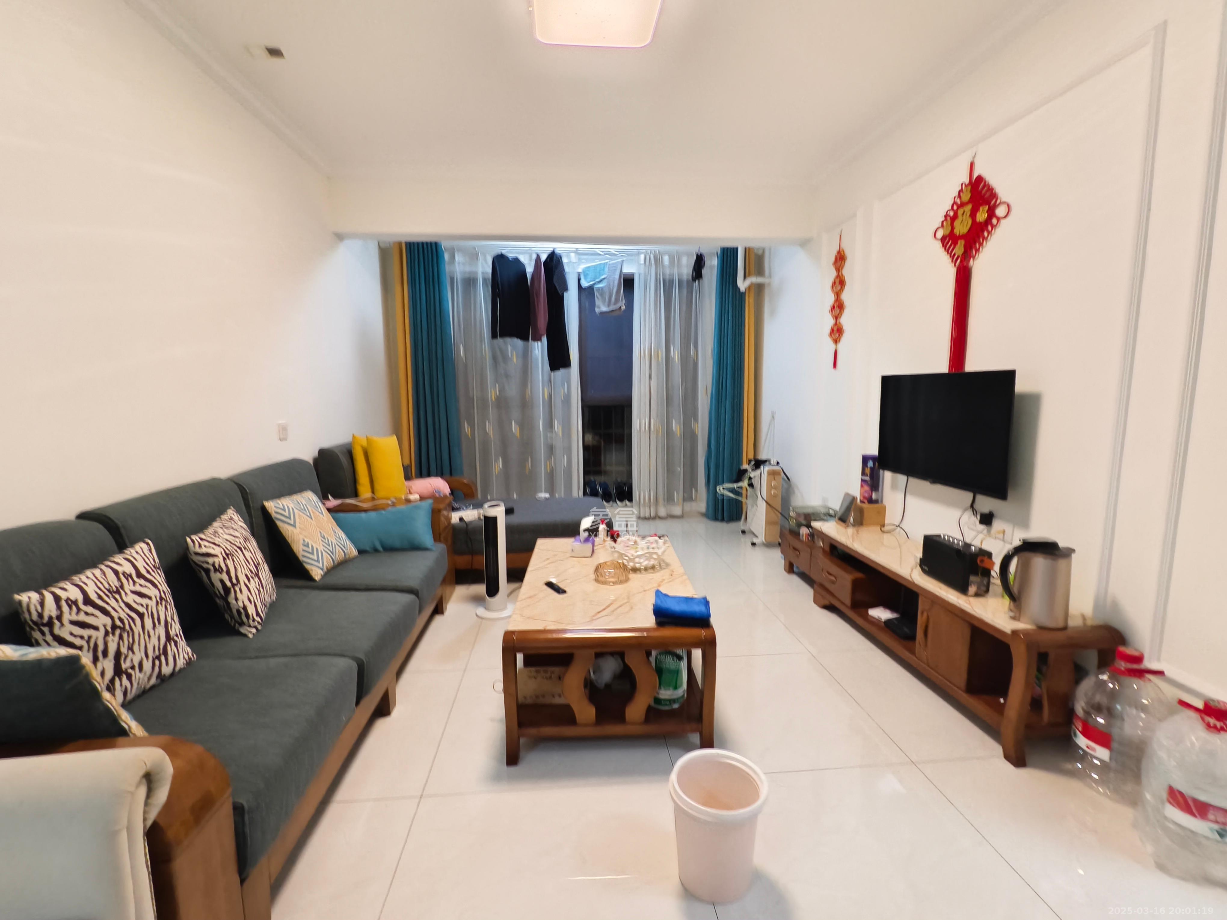 东方美地  3室2厅1卫    1800.0元/月室内图