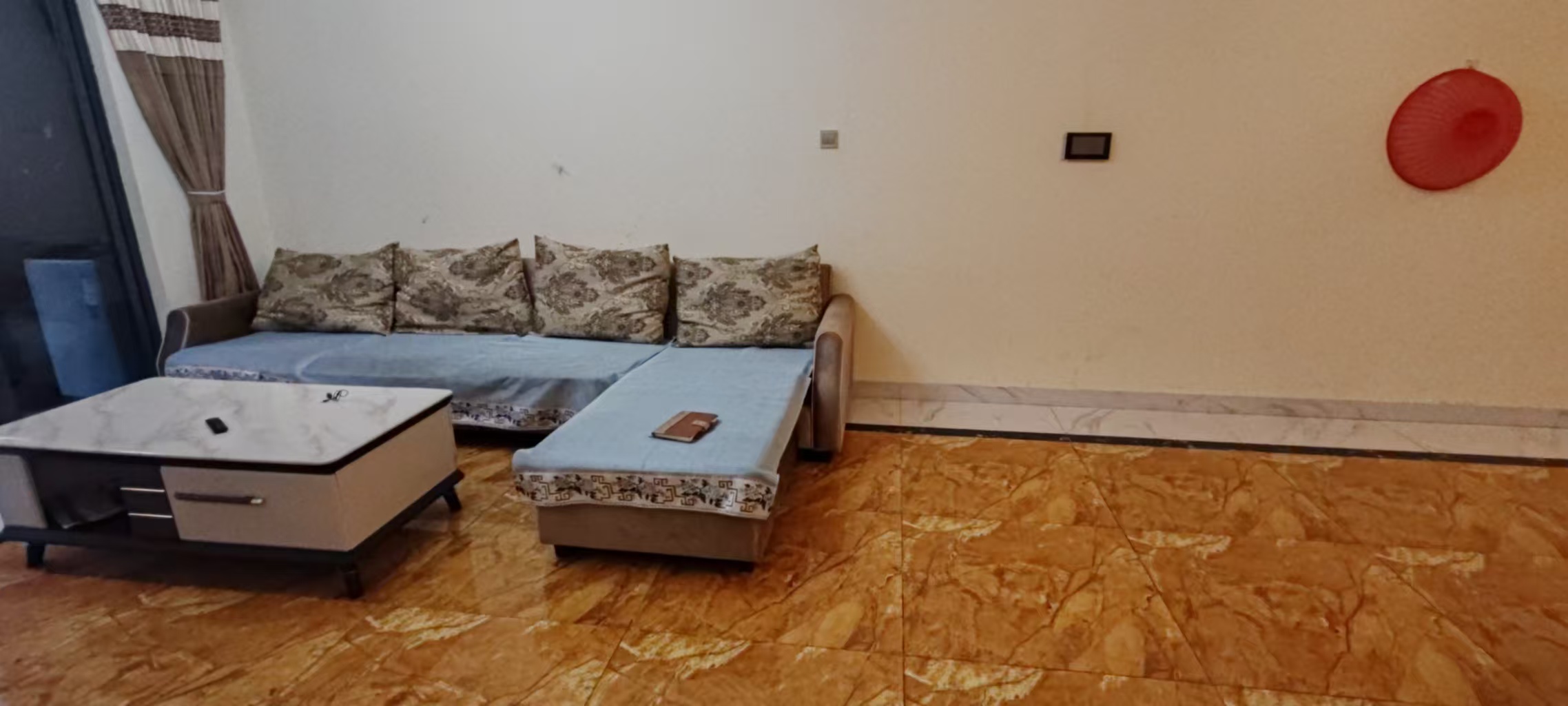 碧桂园梓山府 3室2厅2卫 2200.0元/月 碧桂园梓山府 3室2厅2卫 2200.0元/月室内图