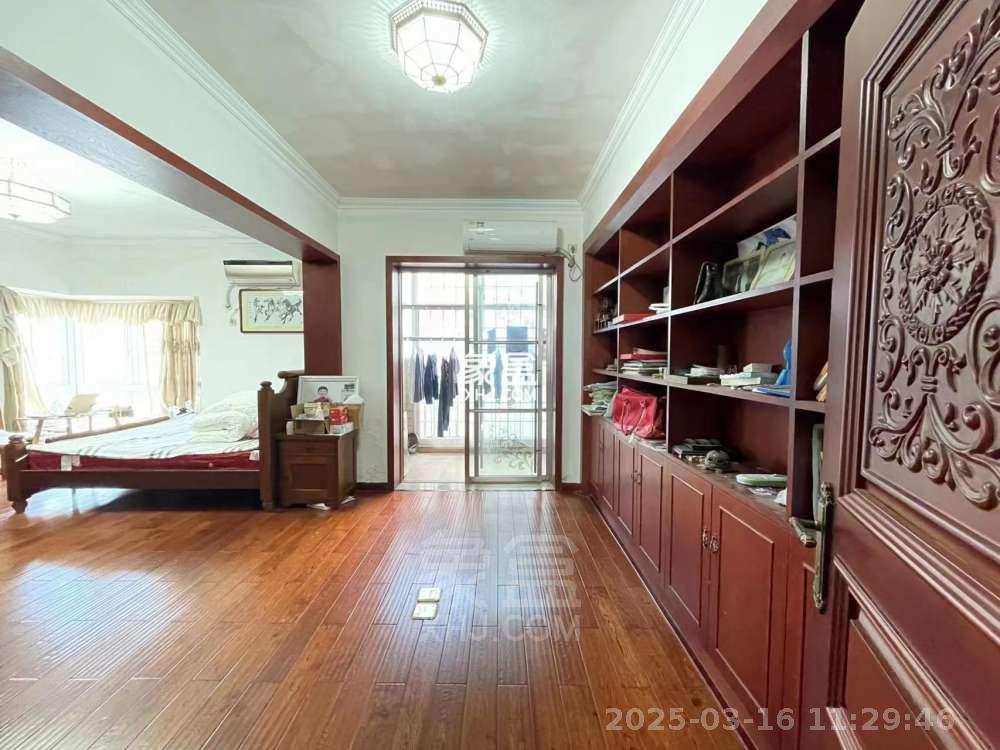 利江花园 4室2厅2卫 2000.0元/月 利江花园 4室2厅2卫 2000.0元/月室内图