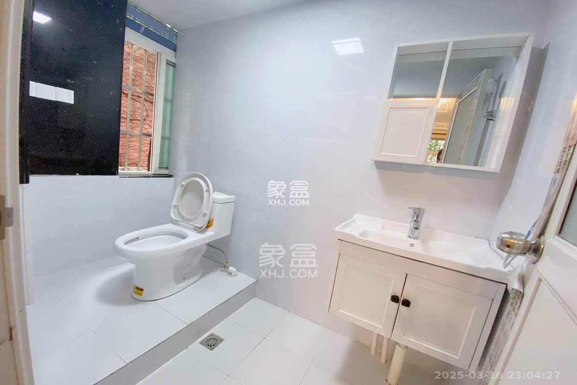 名都花园  1室2厅0卫    2000.0元/月 名都花园  1室2厅0卫    2000.0元/月室内图