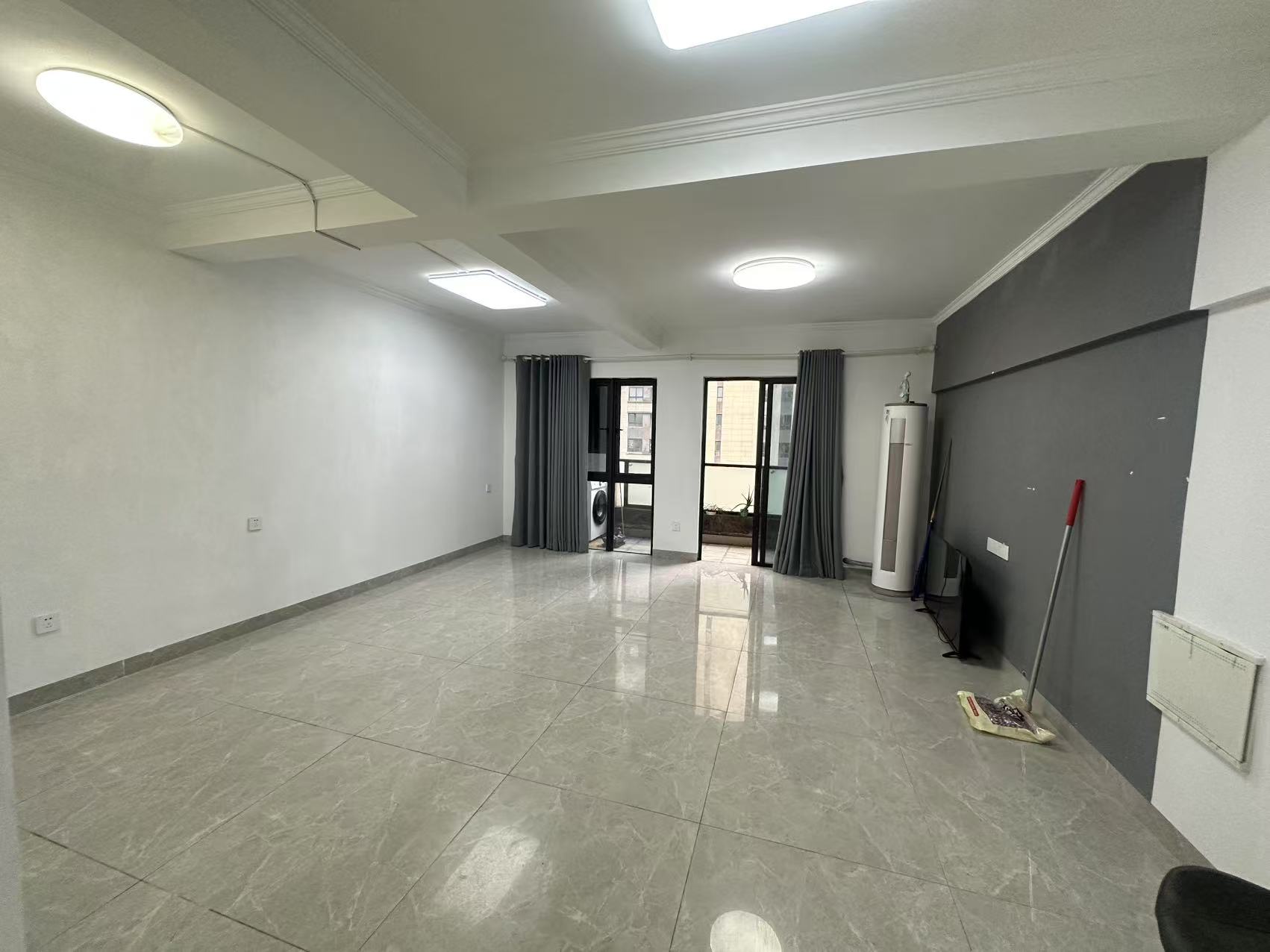 绿地海德公馆 3室2厅2卫 3700.0元/月 绿地海德公馆 3室2厅2卫 3700.0元/月室内图