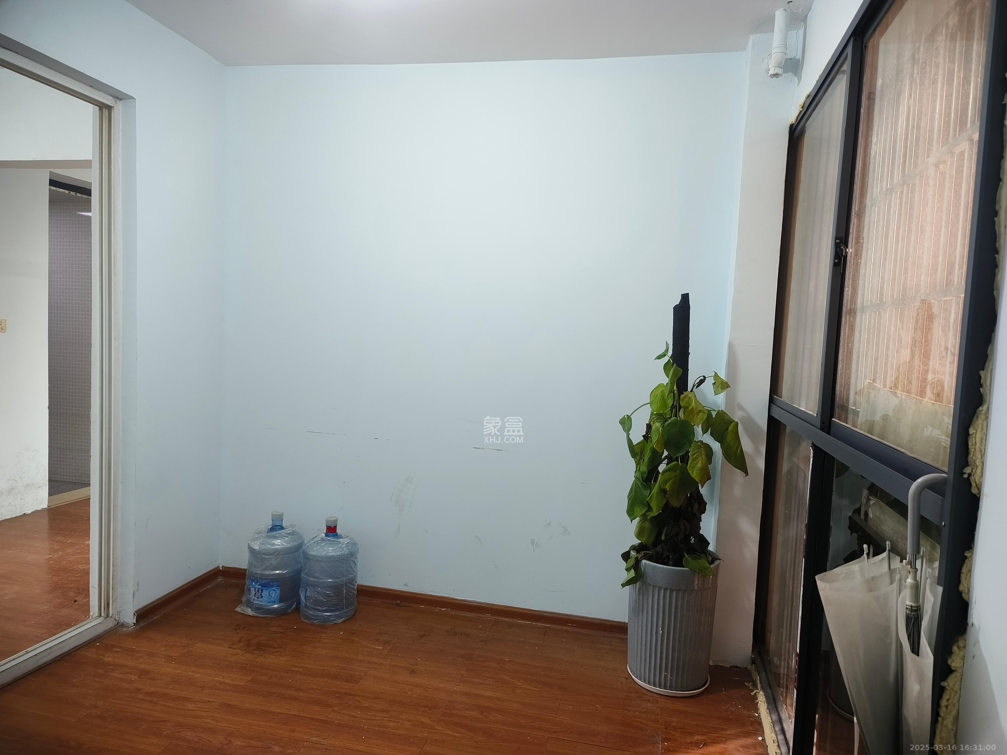 爵士湘 4室2厅2卫 1600.0元/月 爵士湘 4室2厅2卫 1600.0元/月室内图