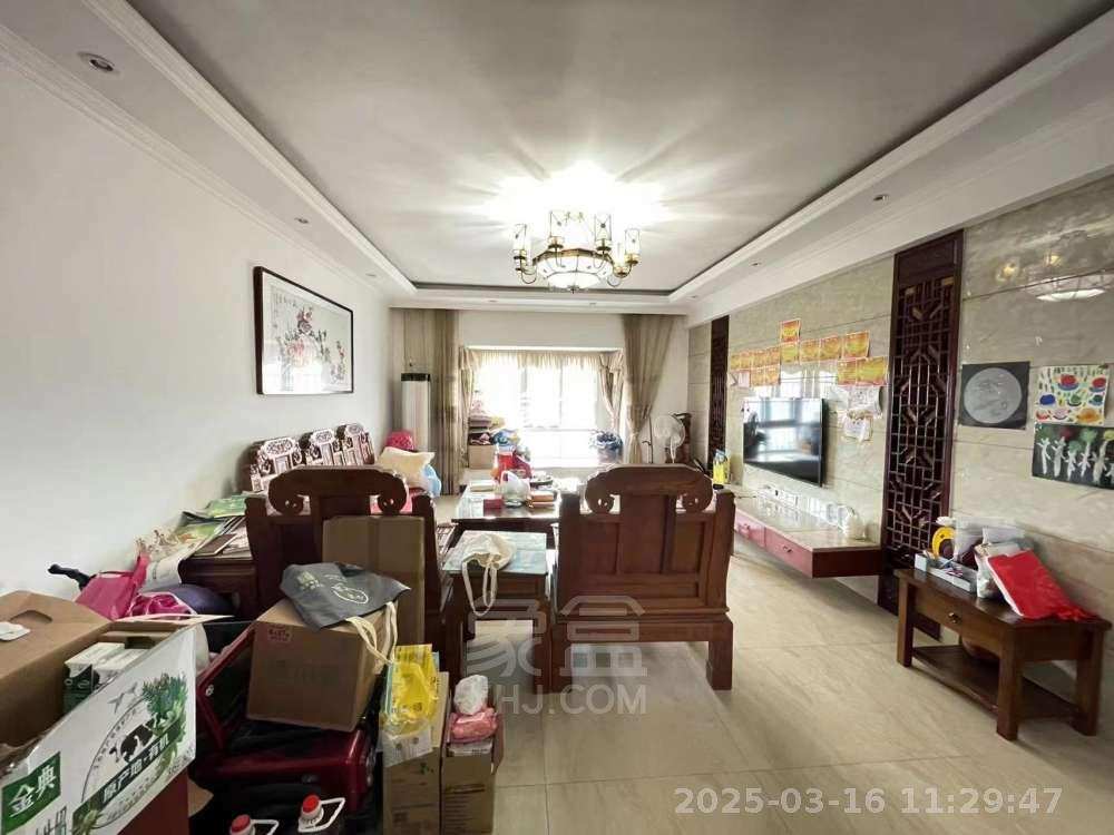 利江花园 4室2厅2卫 2000.0元/月 利江花园 4室2厅2卫 2000.0元/月室内图