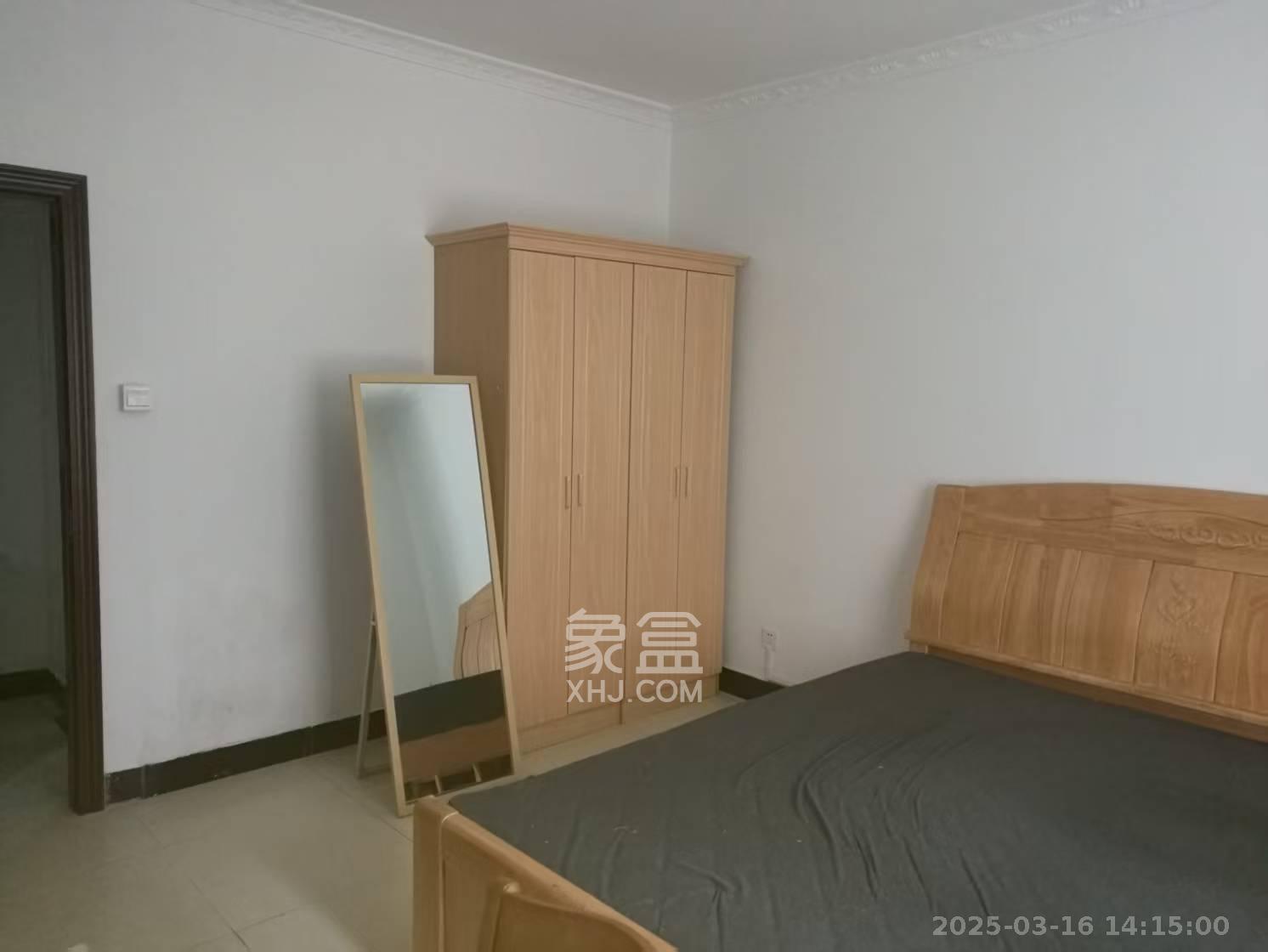 理工大学职工单位房青年汇  1室1厅1卫    700.0元/月 理工大学职工单位房青年汇  1室1厅1卫    700.0元/月