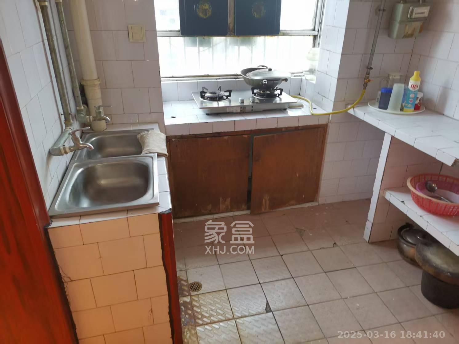 湖开小区(湖南开关厂宿舍)/南大桥社区 2室1厅1卫 1000.0元/月 湖开小区(湖南开关厂宿舍)/南大桥社区 2室1厅1卫 1000.0元/月室内图