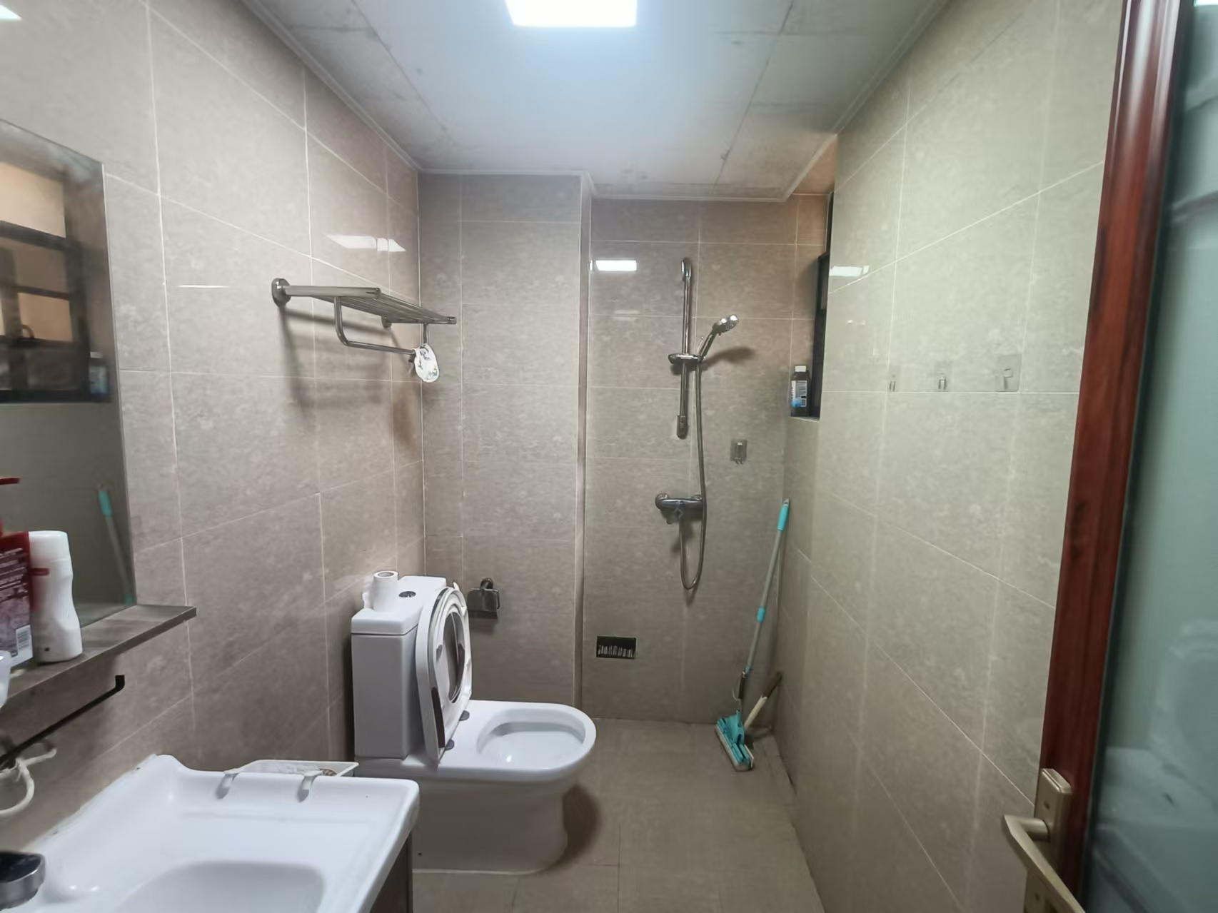 粤泰滨江花园 1室1厅1卫 60.0万 粤泰滨江花园 1室1厅1卫 60.0万室内图