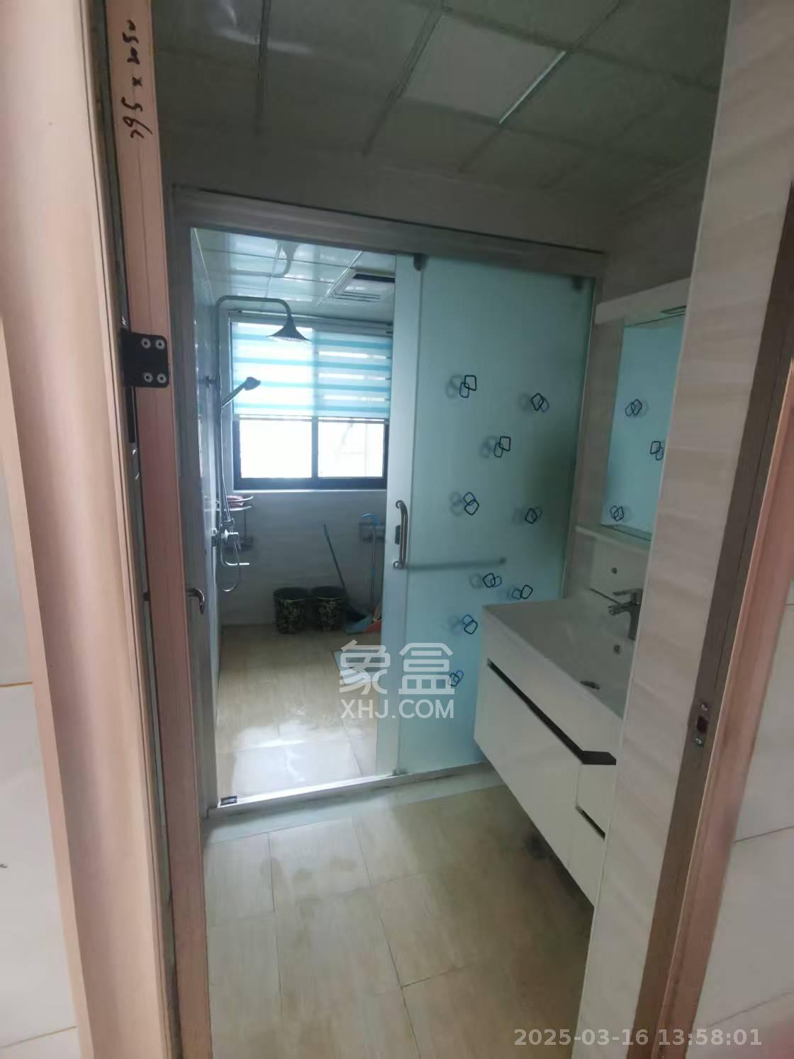 佳美紫郡  3室2厅2卫    2000.0元/月 佳美紫郡  3室2厅2卫    2000.0元/月室内图