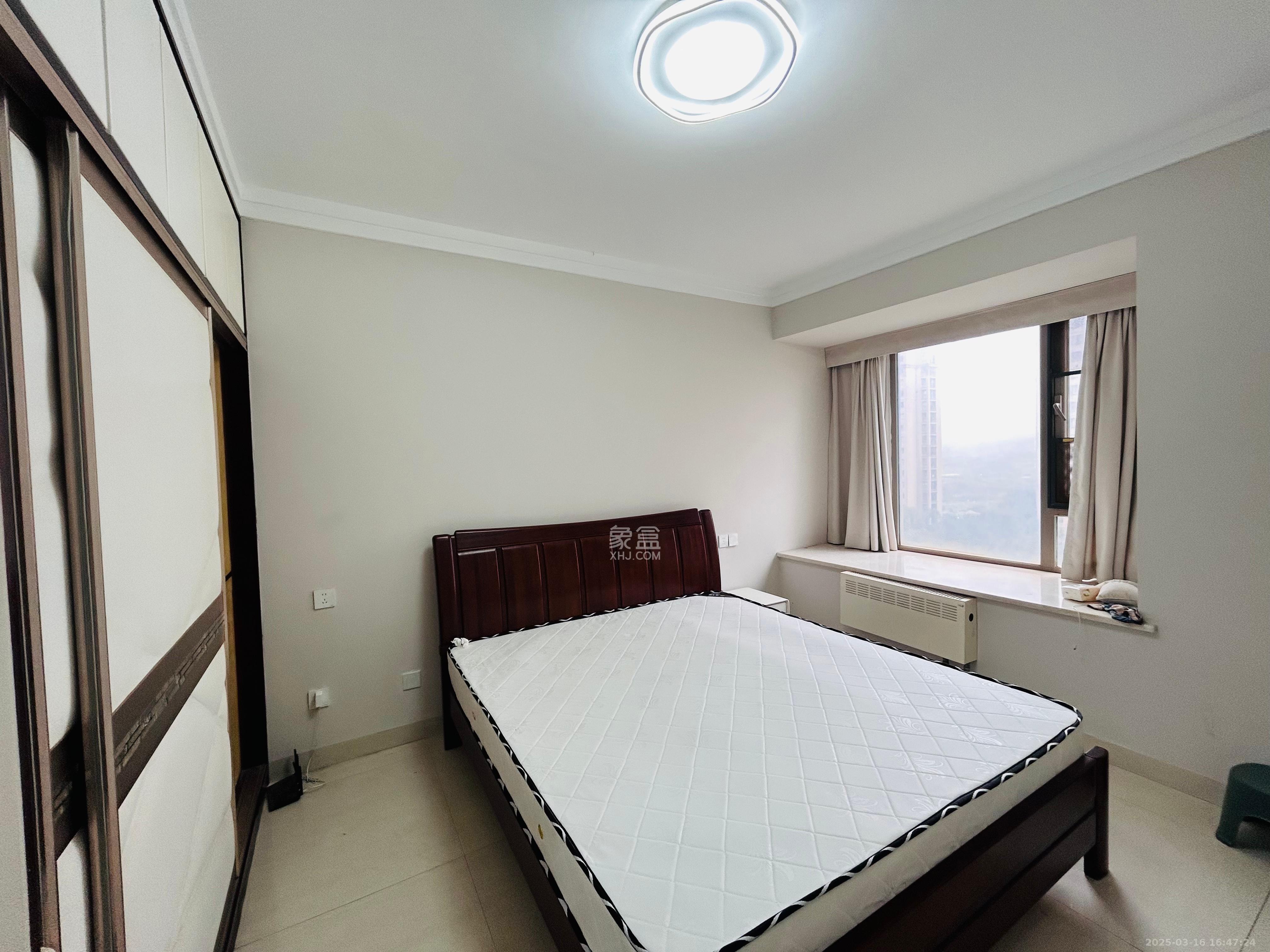 怡海星城  3室2厅2卫   2300.00元/月室内图