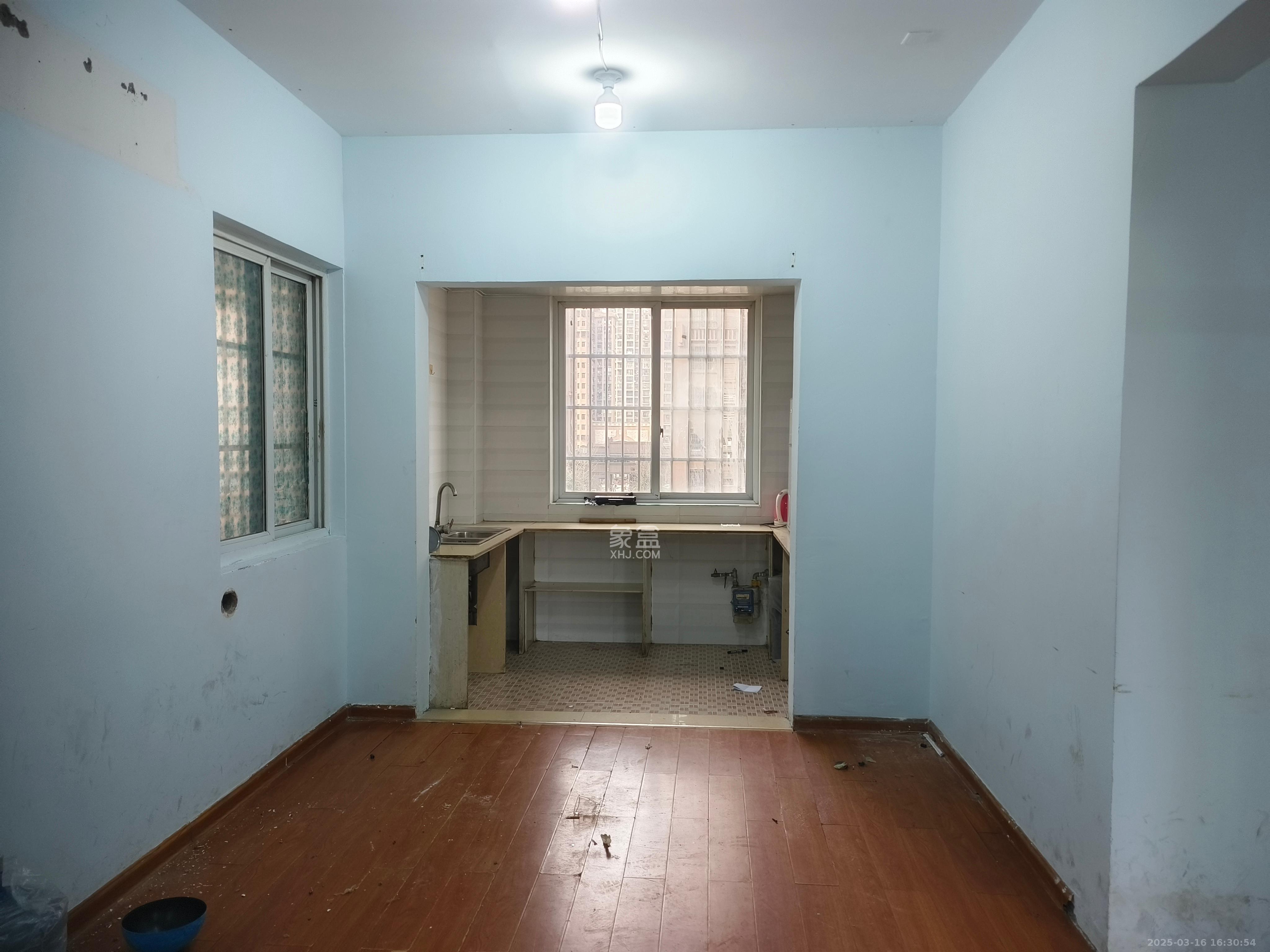 爵士湘 4室2厅2卫 1600.0元/月 爵士湘 4室2厅2卫 1600.0元/月室内图