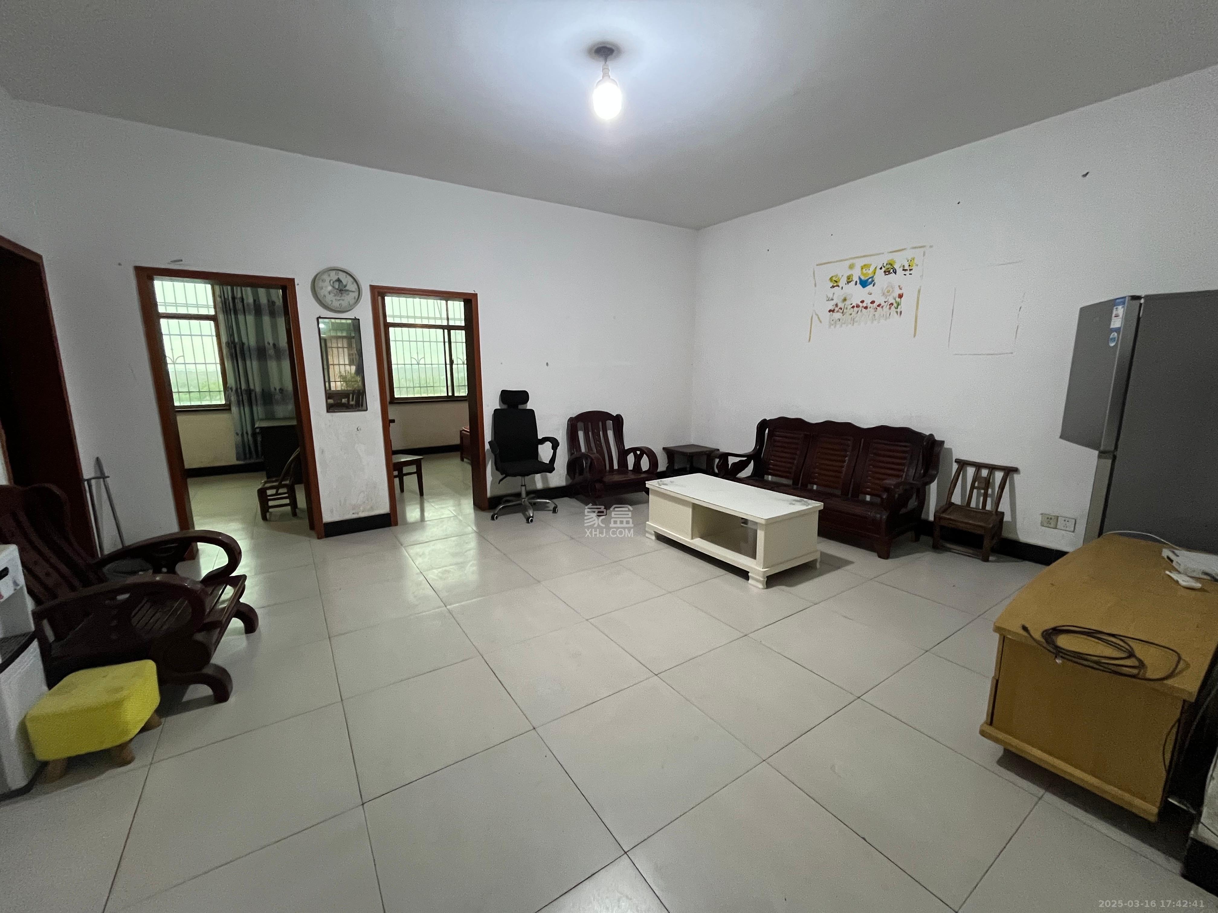 松雅安置小区 3室2厅1卫 1200.0元/月 松雅安置小区 3室2厅1卫 1200.0元/月室内图