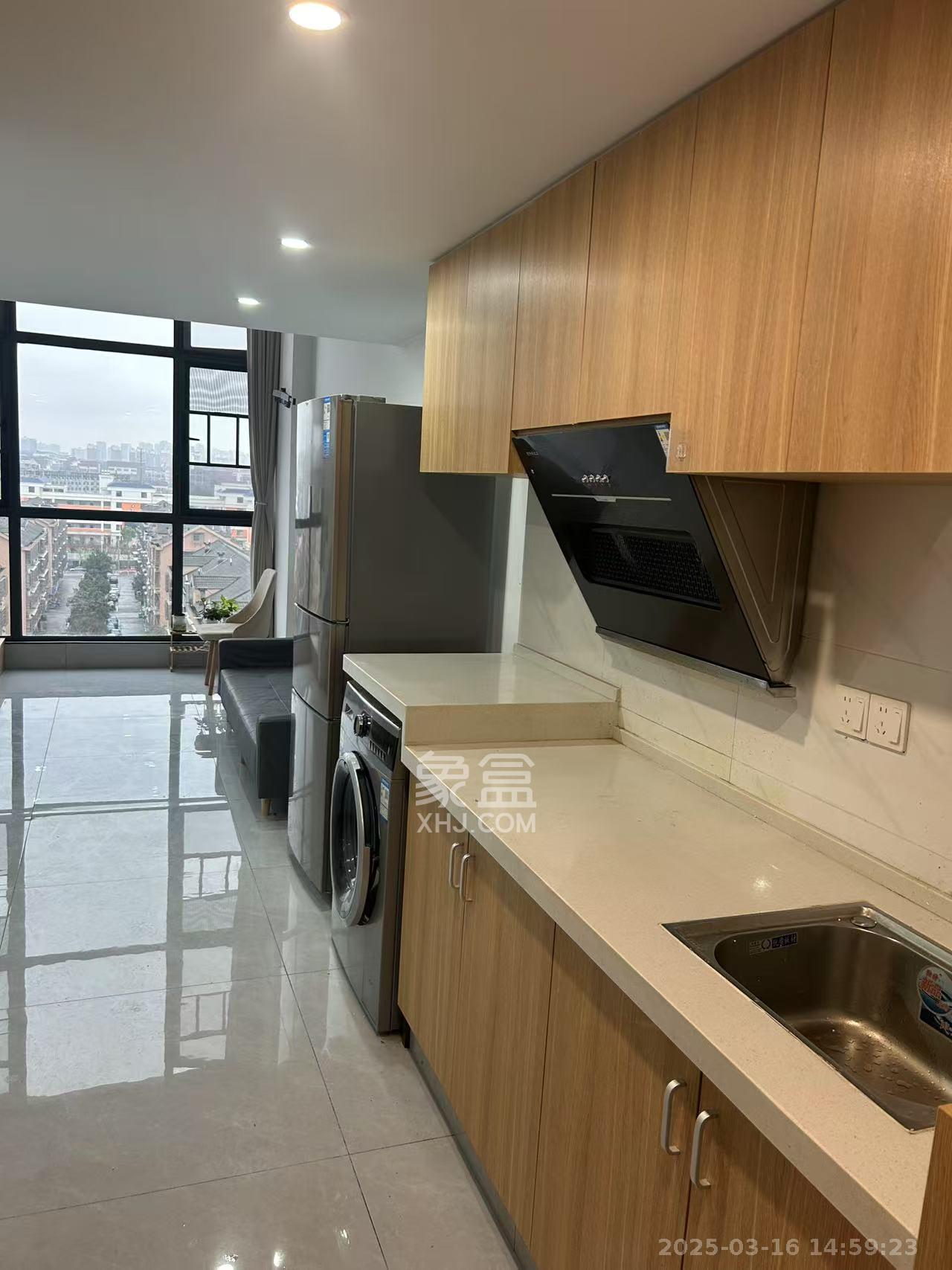 新长海D1站  1室1厅1卫    1350.0元/月室内图