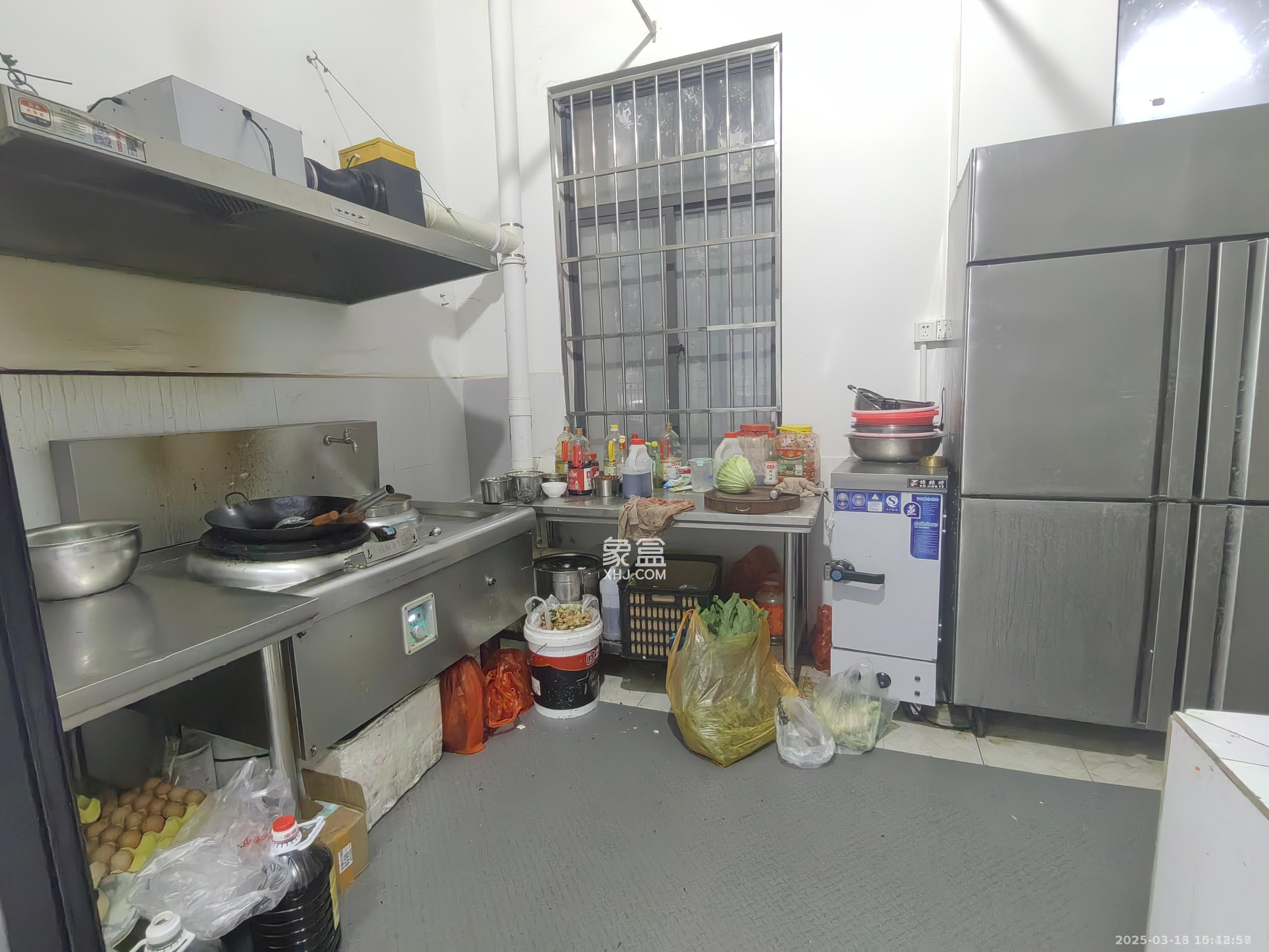 华润凤凰城二期   100.0㎡     3000.00元/月室内图