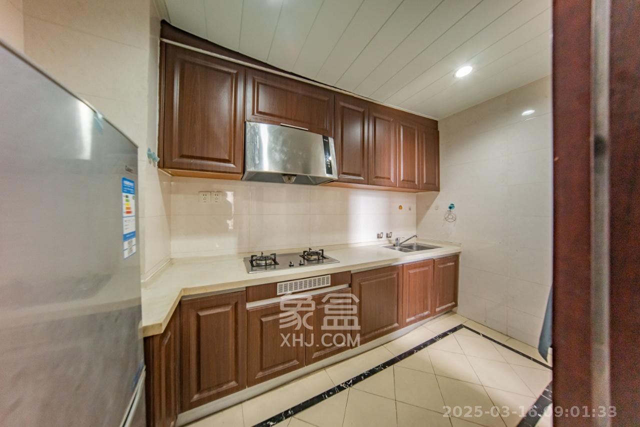 中海国际一期 3室2厅1卫 1900.0元/月 中海国际一期 3室2厅1卫 1900.0元/月室内图