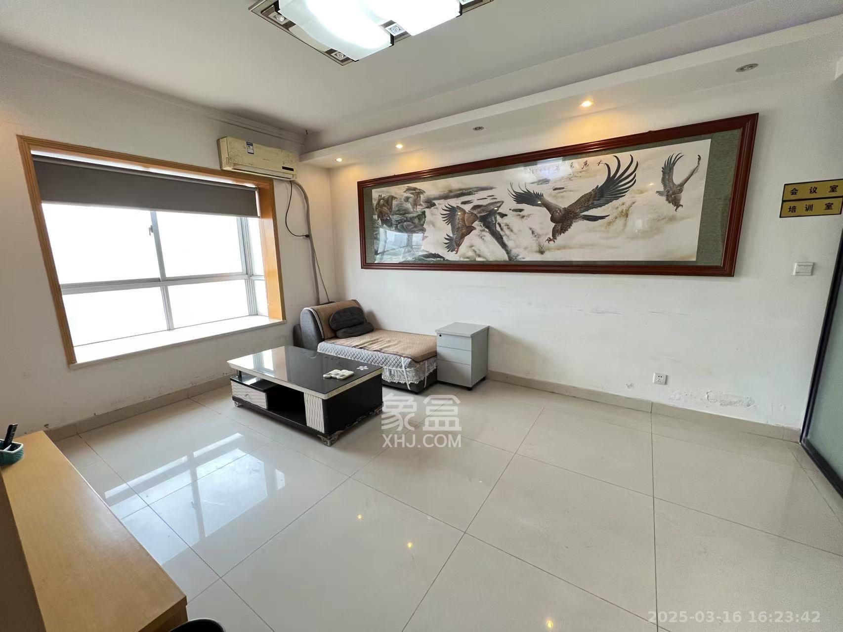 上河国际F座  2室2厅1卫   2300.00元/月室内图1
