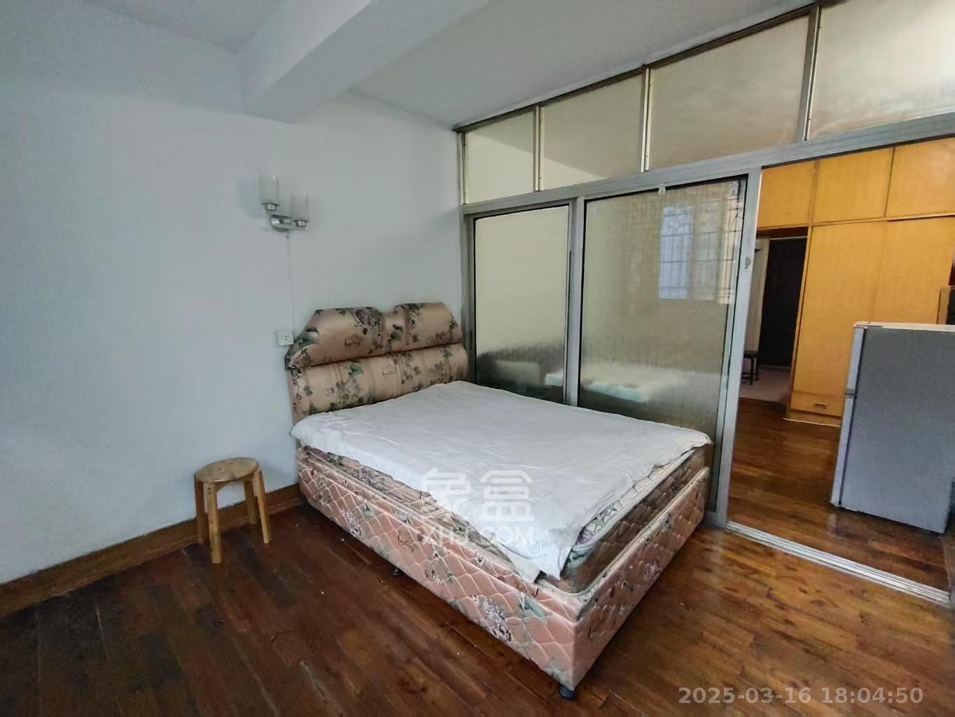 乔庄社区 1室1厅1卫 1500.0元/月 乔庄社区 1室1厅1卫 1500.0元/月室内图