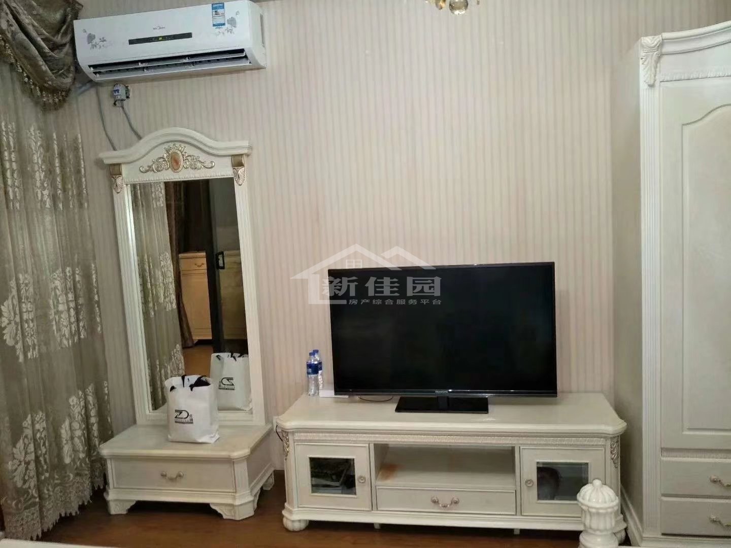 蓝色港湾  1室1厅1卫   20.00万客厅