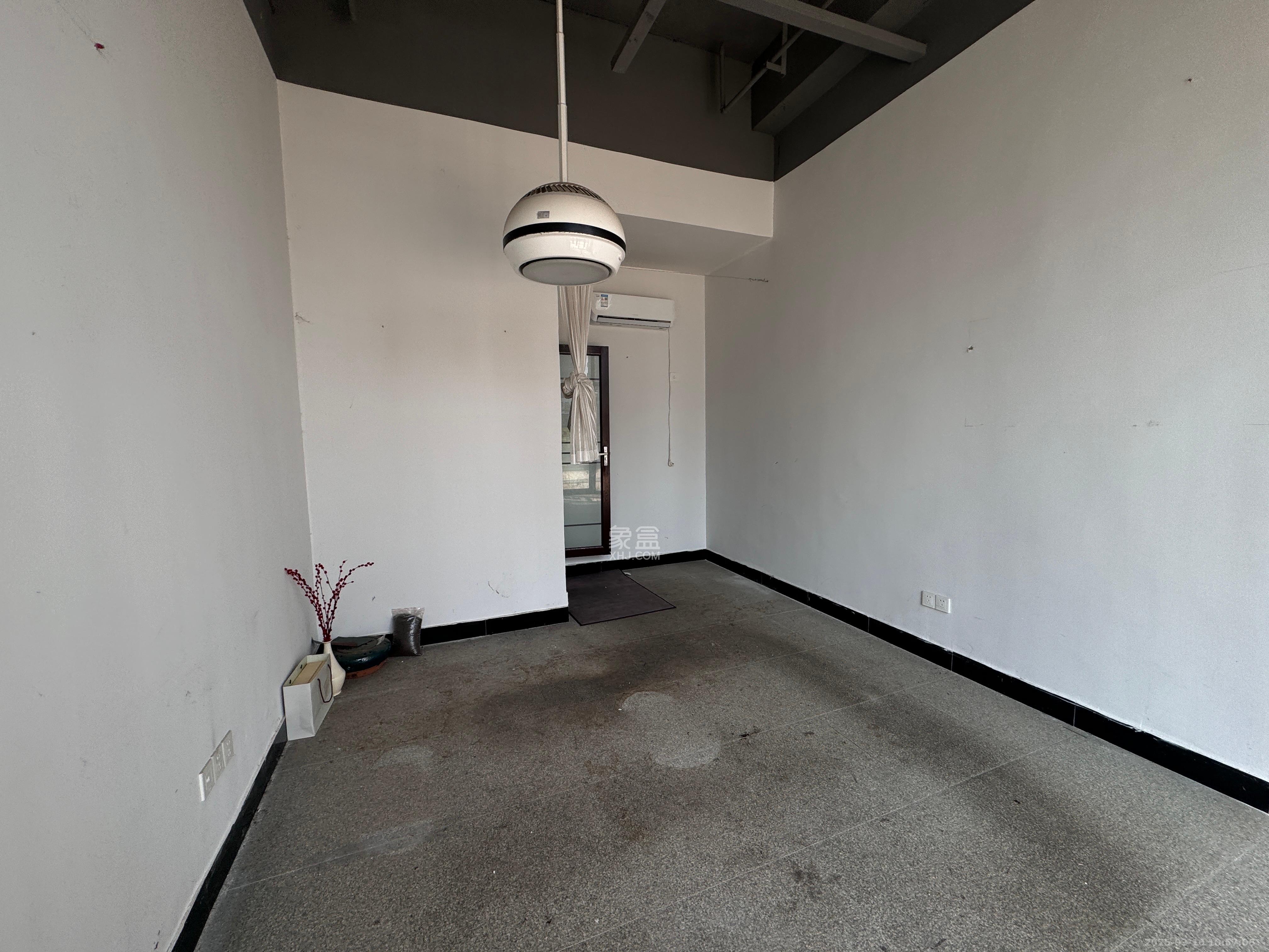 芙蓉万国城MOMA（卓越汇富苑）   34.5㎡      1700.0元/月室内图