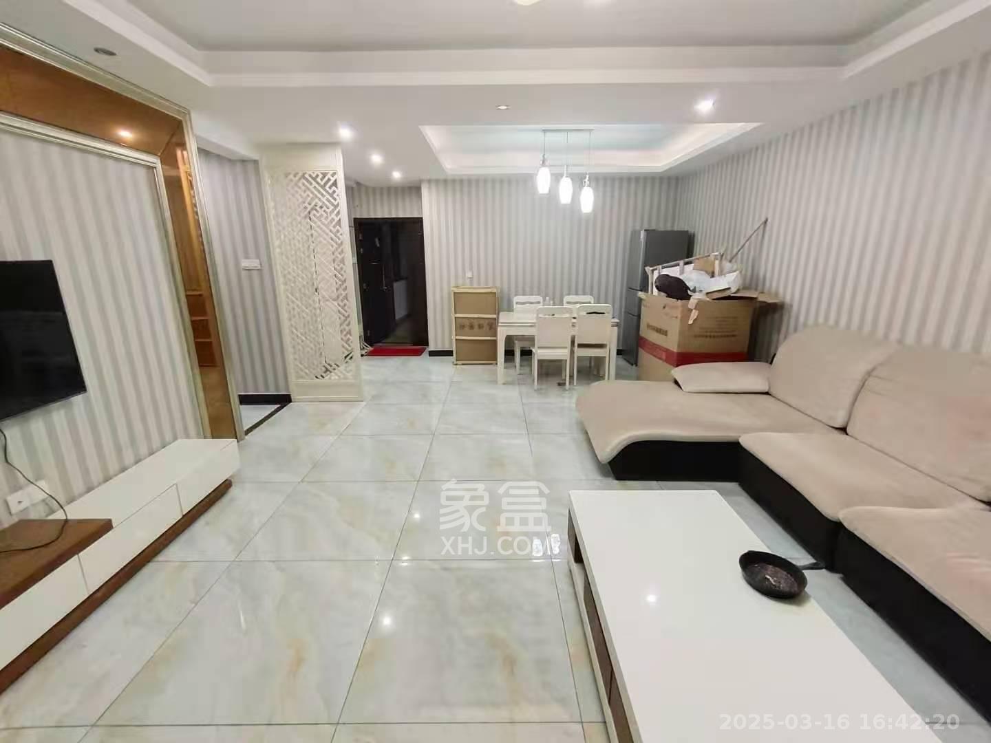 湘域中央  3室2厅1卫   5000.00元/月室内图