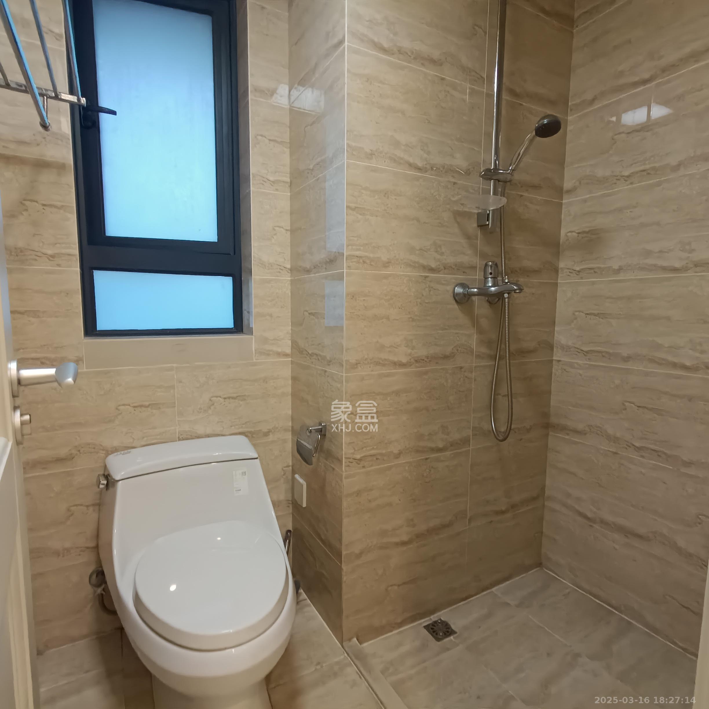 万科魅力之城观澜里 3室2厅2卫 2500.0元/月 万科魅力之城观澜里 3室2厅2卫 2500.0元/月室内图