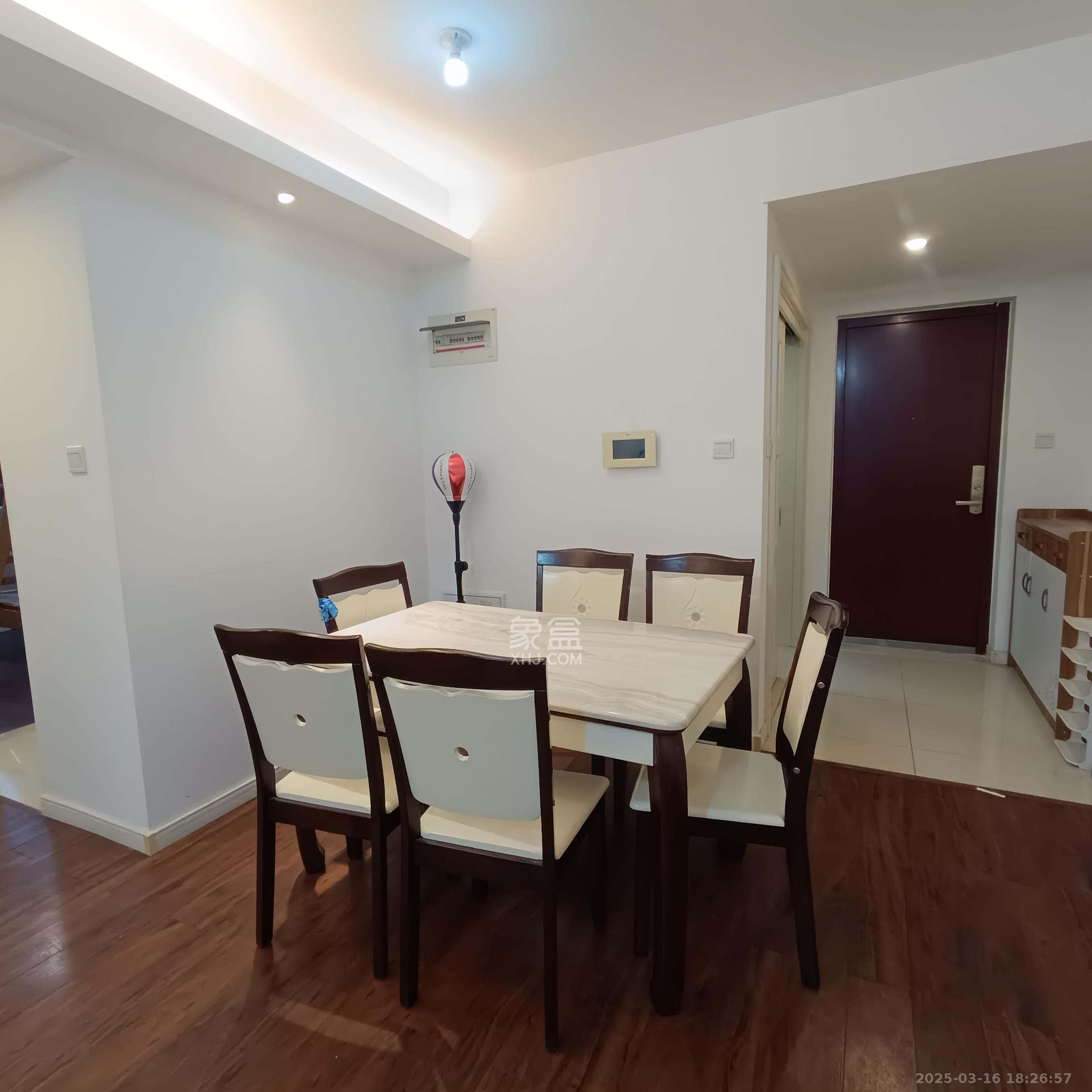 万科魅力之城观澜里 3室2厅2卫 2500.0元/月 万科魅力之城观澜里 3室2厅2卫 2500.0元/月室内图