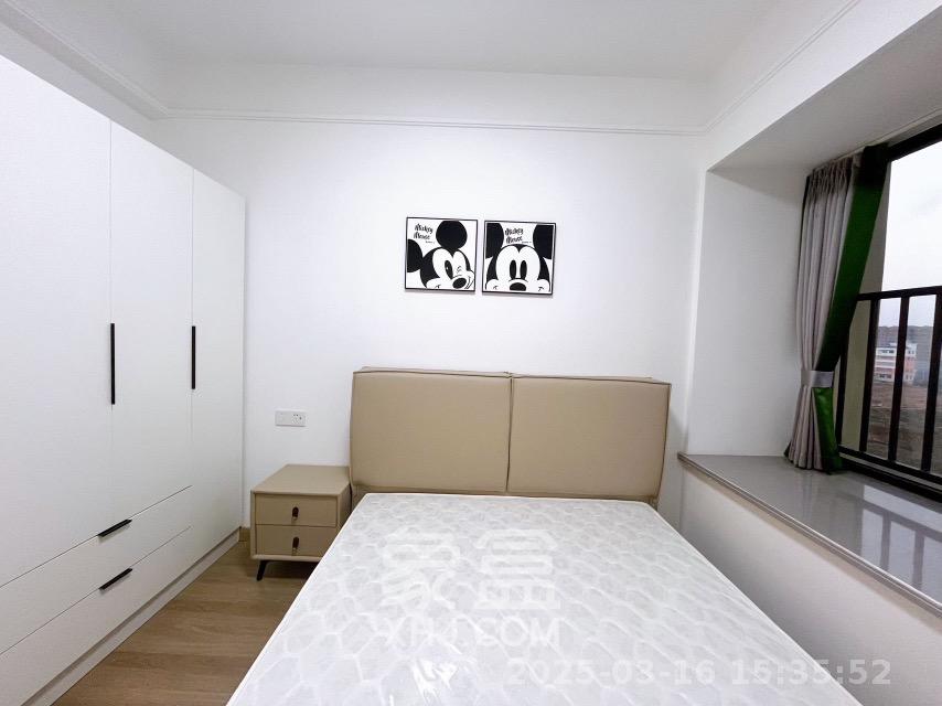 蓝光雍锦府  4室2厅2卫   4000.00元/月室内图