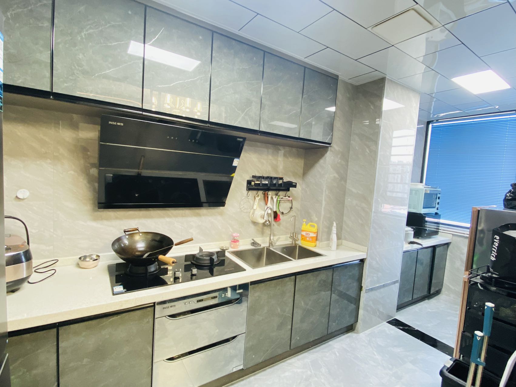 梓湖明珠 3室2厅2卫 3500.0元/月 梓湖明珠 3室2厅2卫 3500.0元/月室内图