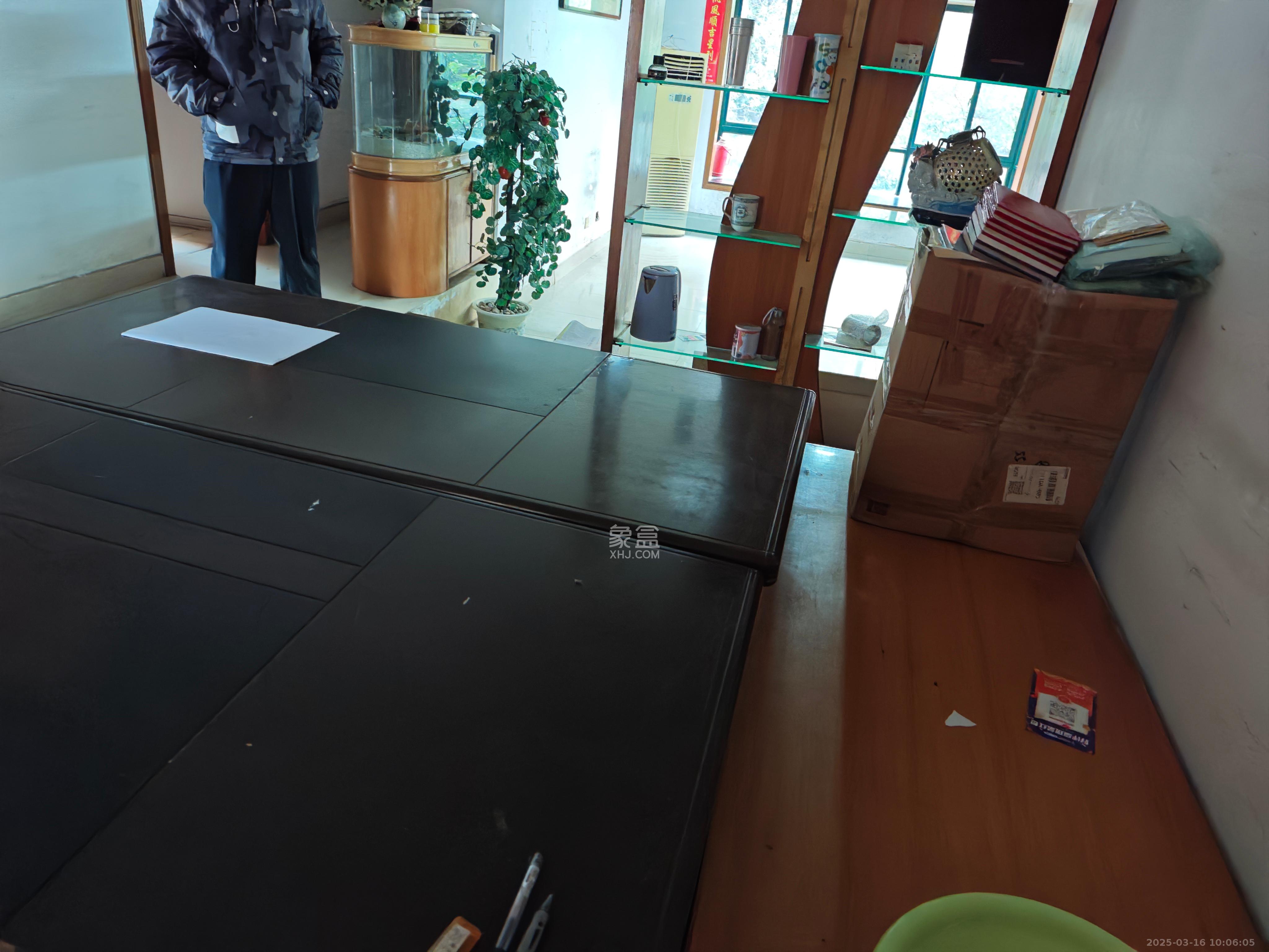 四季阳光花城  4室2厅2卫    4500.0元/月室内图