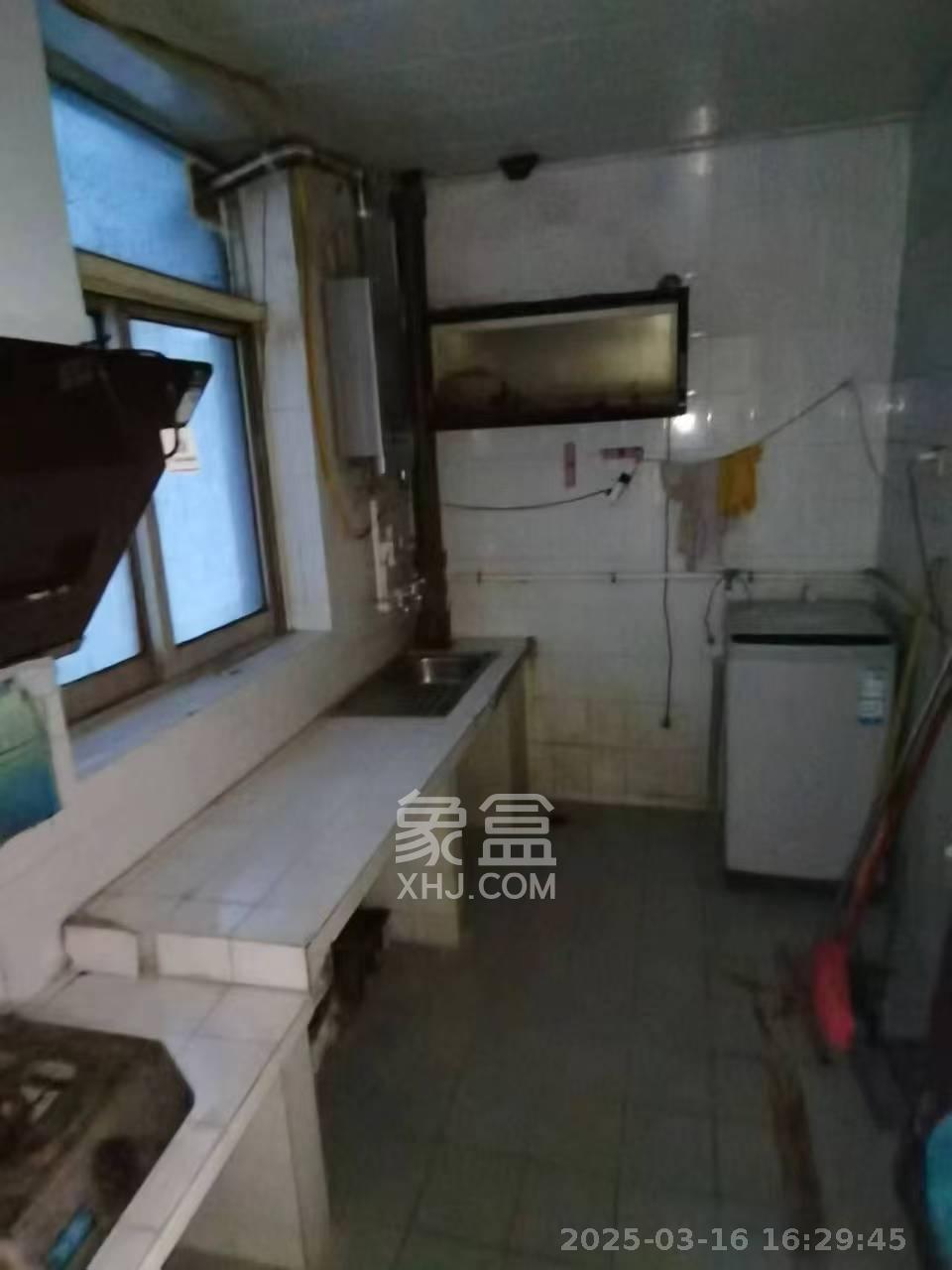 远东公寓  3室1厅1卫   2500.00元/月室内图