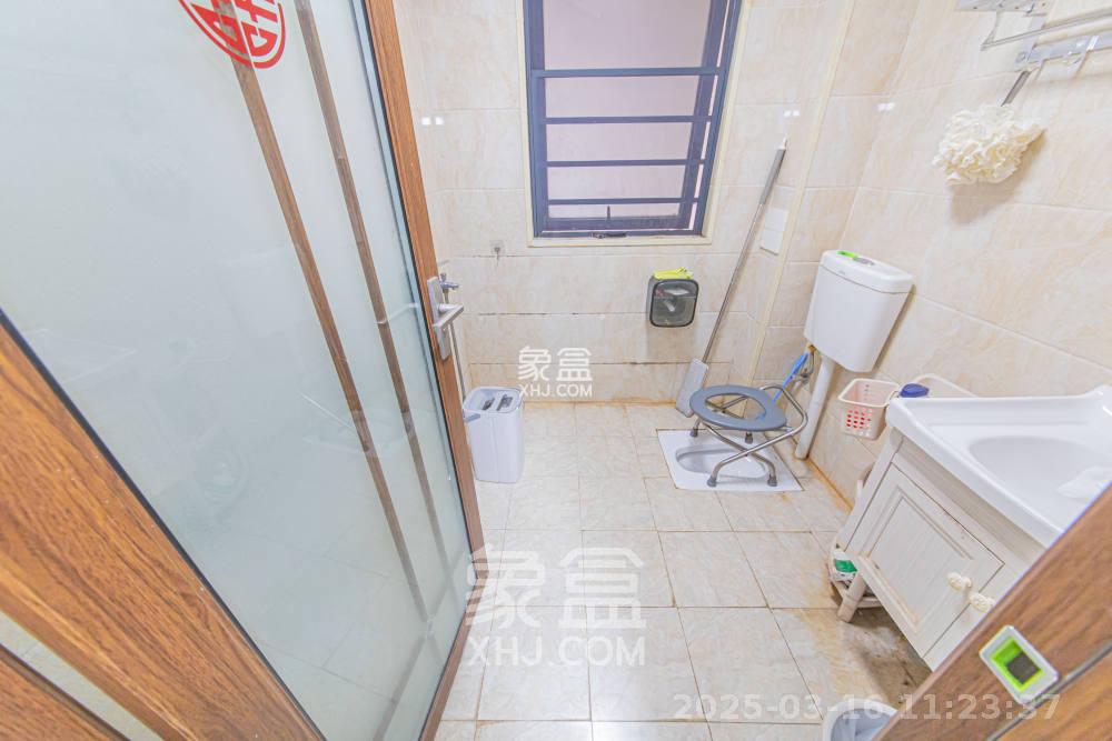 鑫远玲珑  3室2厅1卫   2300.00元/月室内图