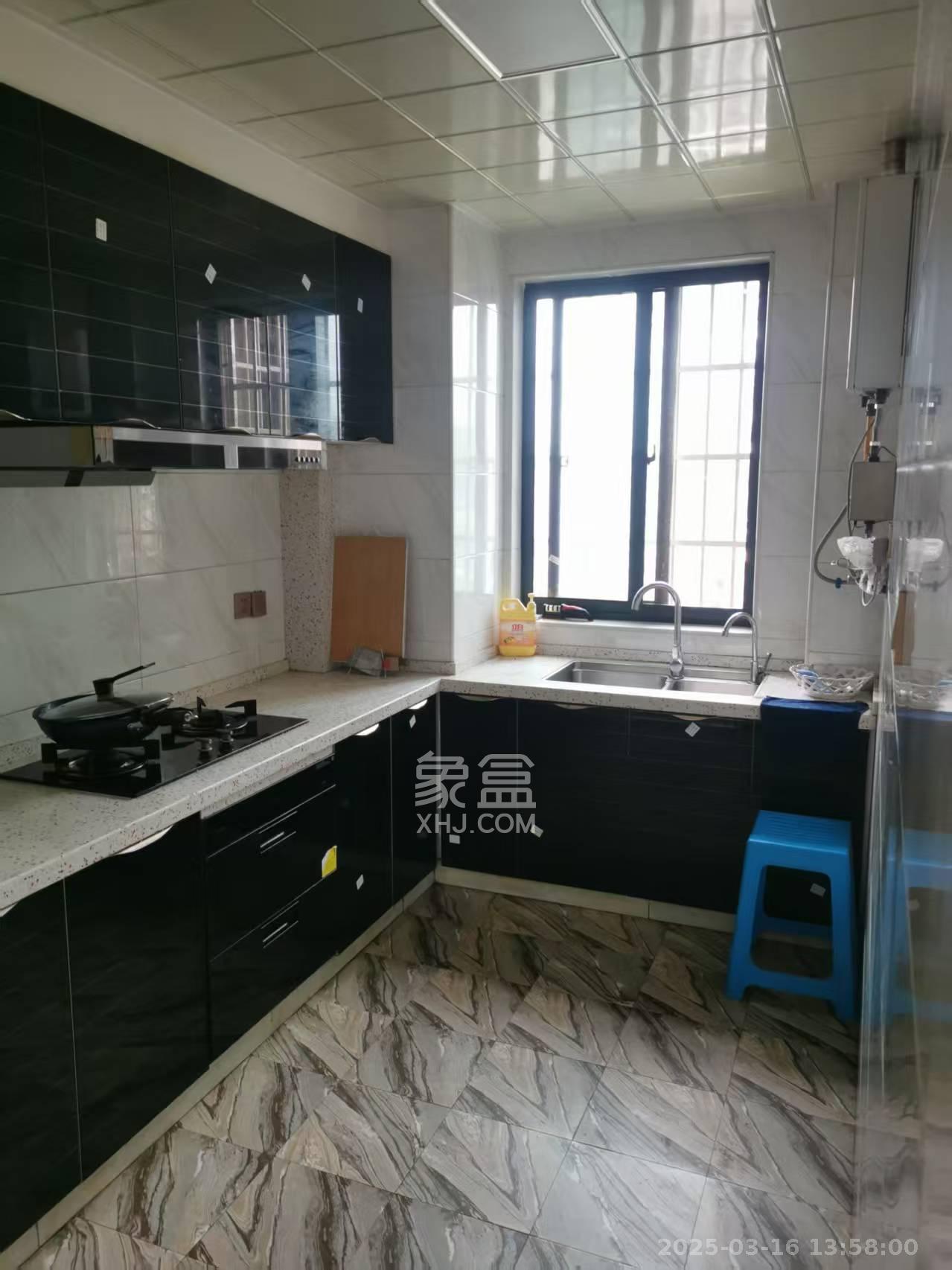 佳美紫郡  3室2厅2卫    2000.0元/月 佳美紫郡  3室2厅2卫    2000.0元/月室内图