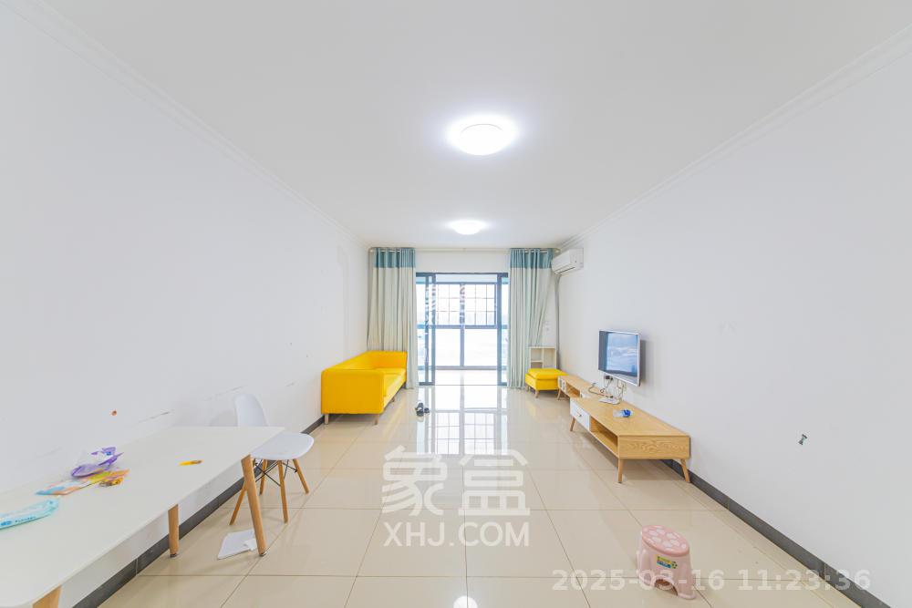 鑫远玲珑 3室2厅1卫 2300.0元/月 鑫远玲珑 3室2厅1卫 2300.0元/月室内图