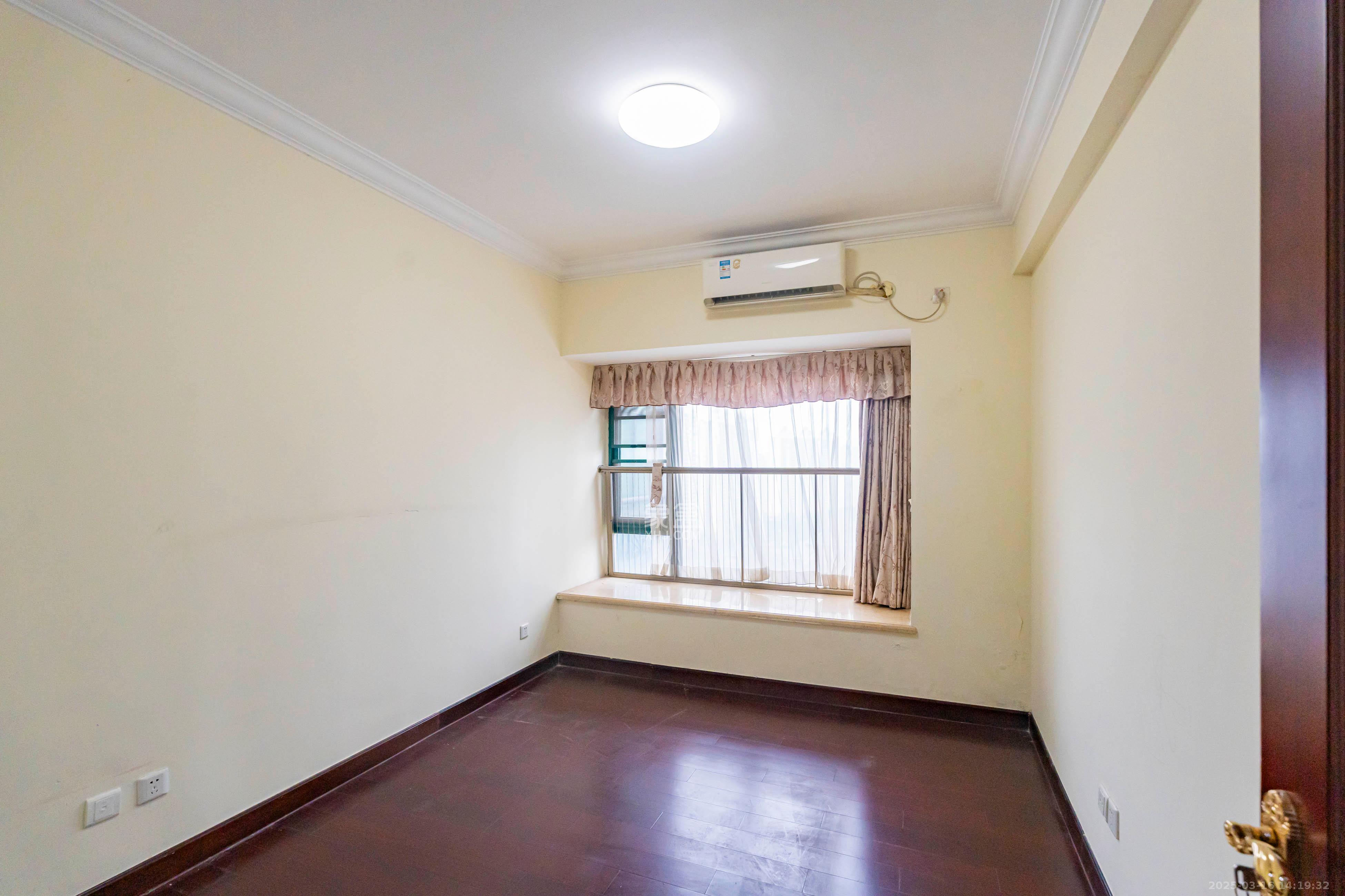 恒大雅苑 4室2厅2卫 3200.0元/月 恒大雅苑 4室2厅2卫 3200.0元/月室内图