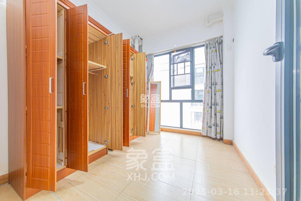 鑫远玲珑  3室2厅1卫   2300.00元/月室内图