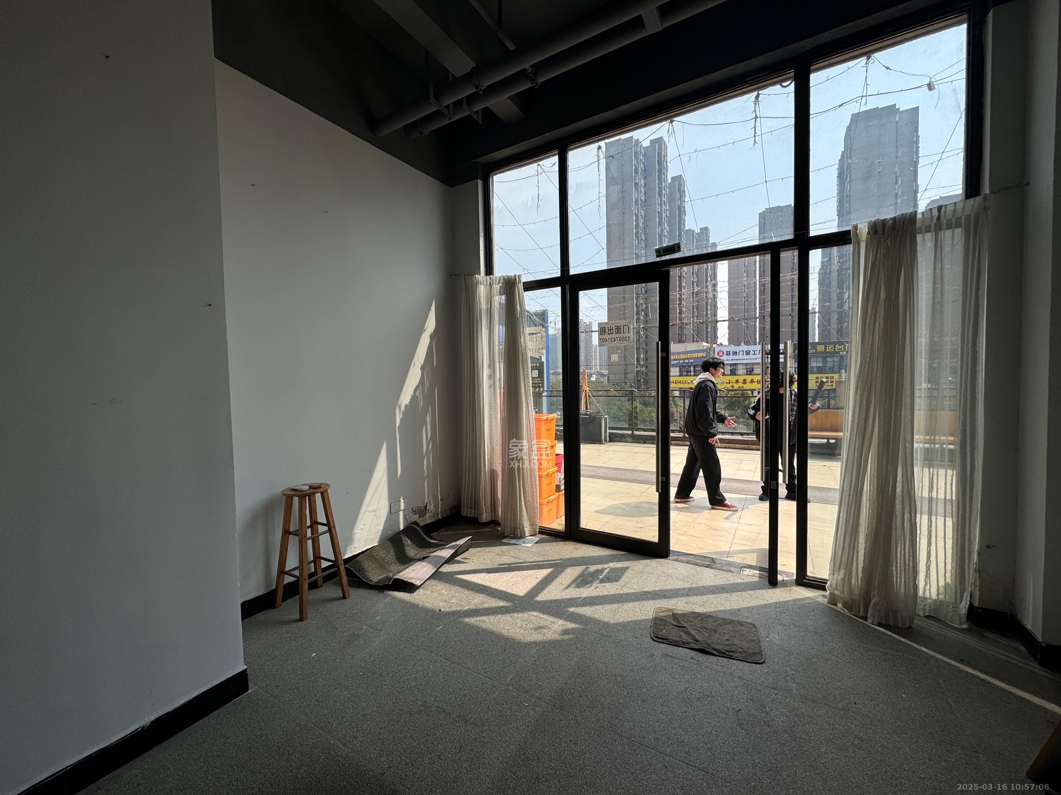 芙蓉万国城MOMA（卓越汇富苑）   34.5㎡      1700.0元/月室内图