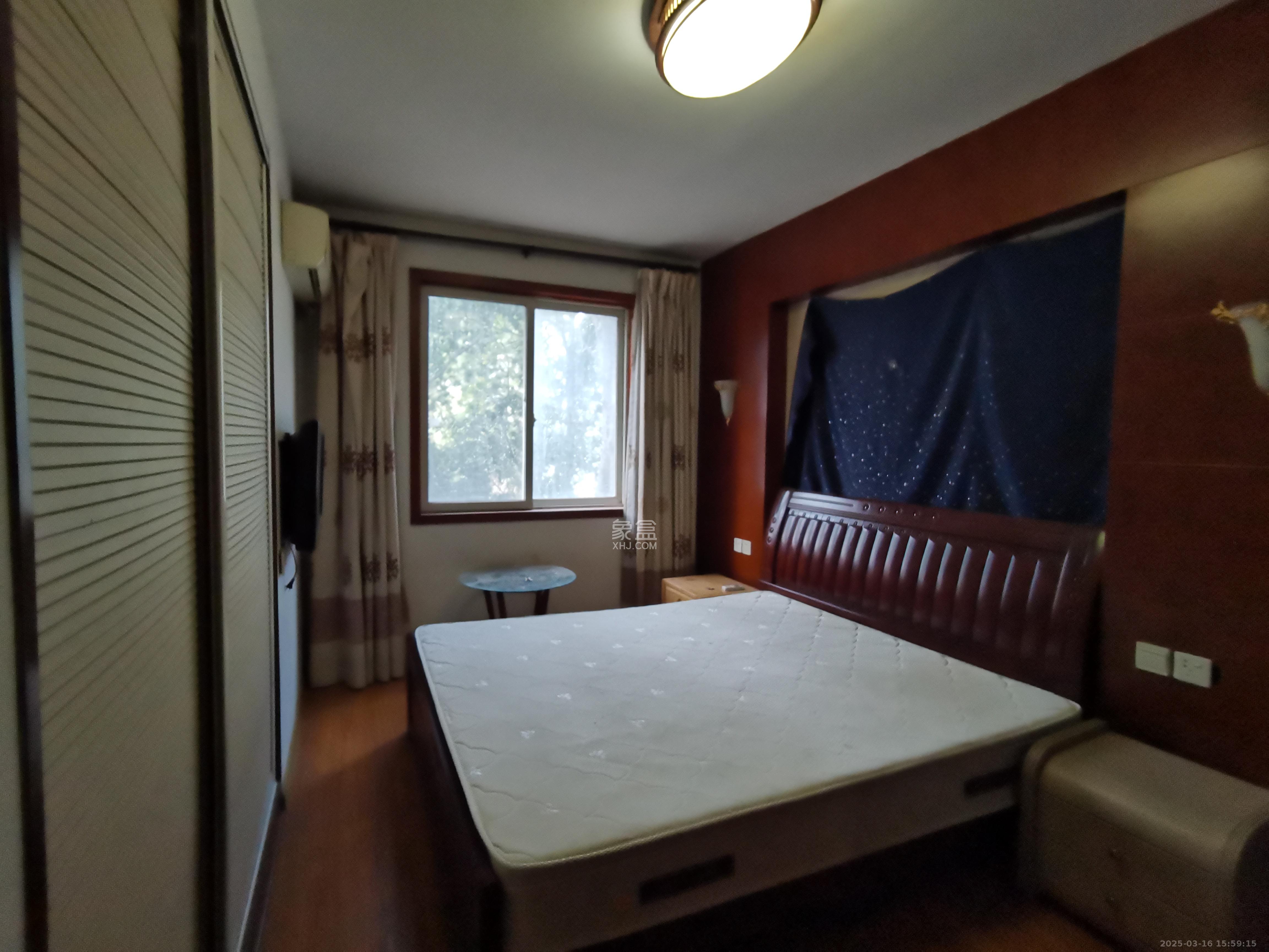 学府华庭 5室2厅2卫 2700.0元/月 学府华庭 5室2厅2卫 2700.0元/月室内图