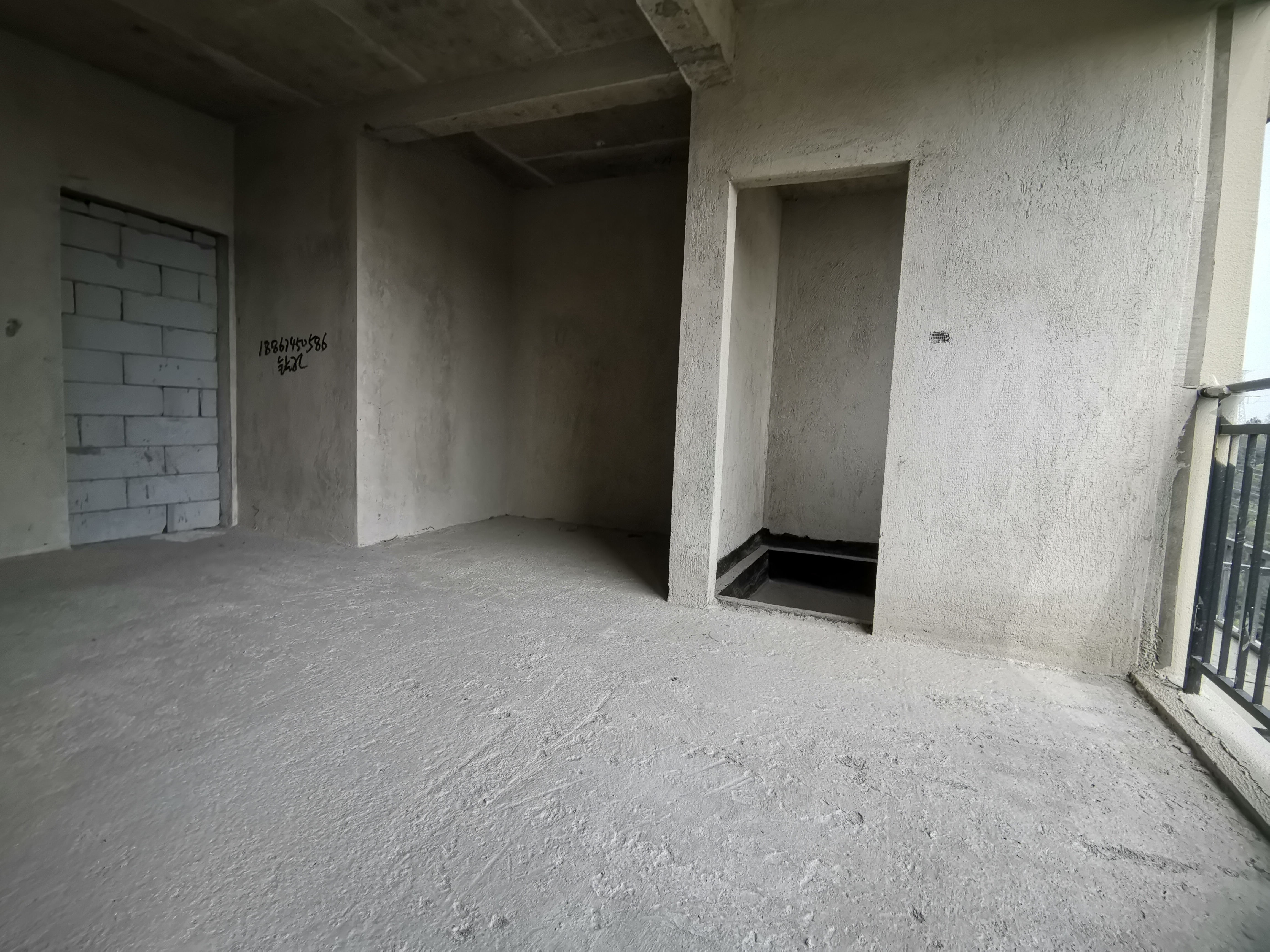 云泰天麓 1室0厅0卫 68.8万 云泰天麓 1室0厅0卫 68.8万客厅