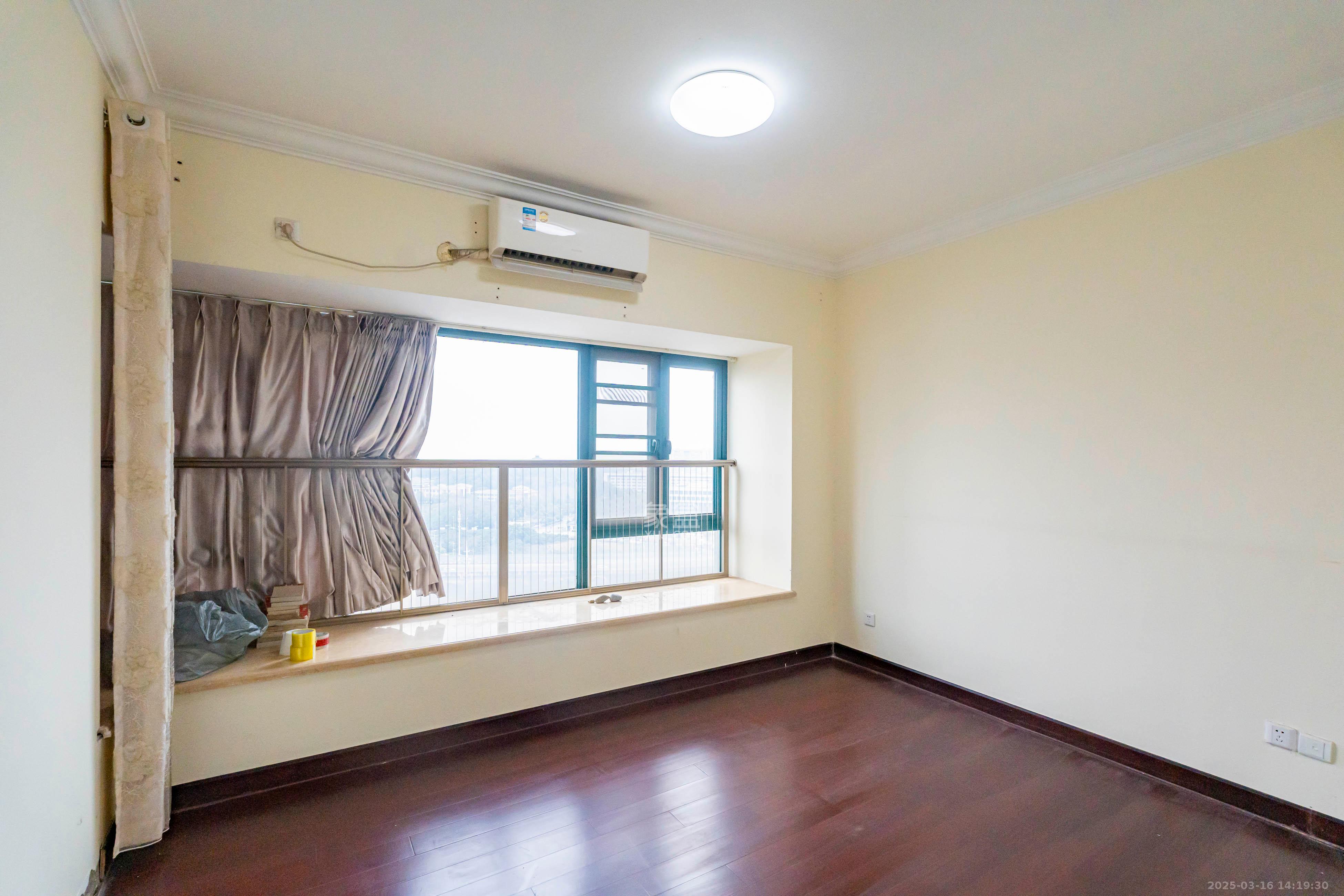 恒大雅苑 4室2厅2卫 3200.0元/月 恒大雅苑 4室2厅2卫 3200.0元/月室内图