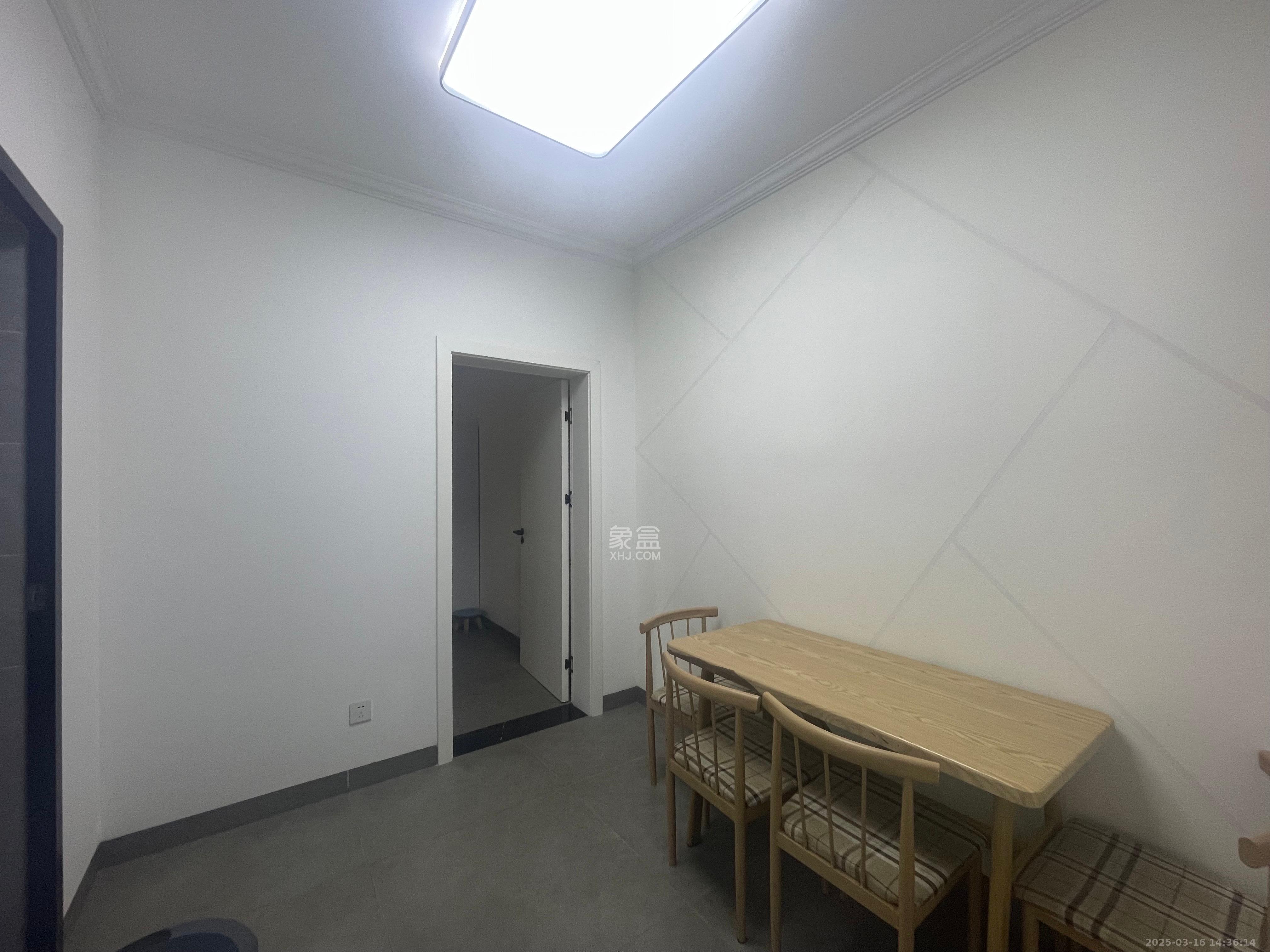 山水新城  2室1厅1卫   1700.00元/月室内图1