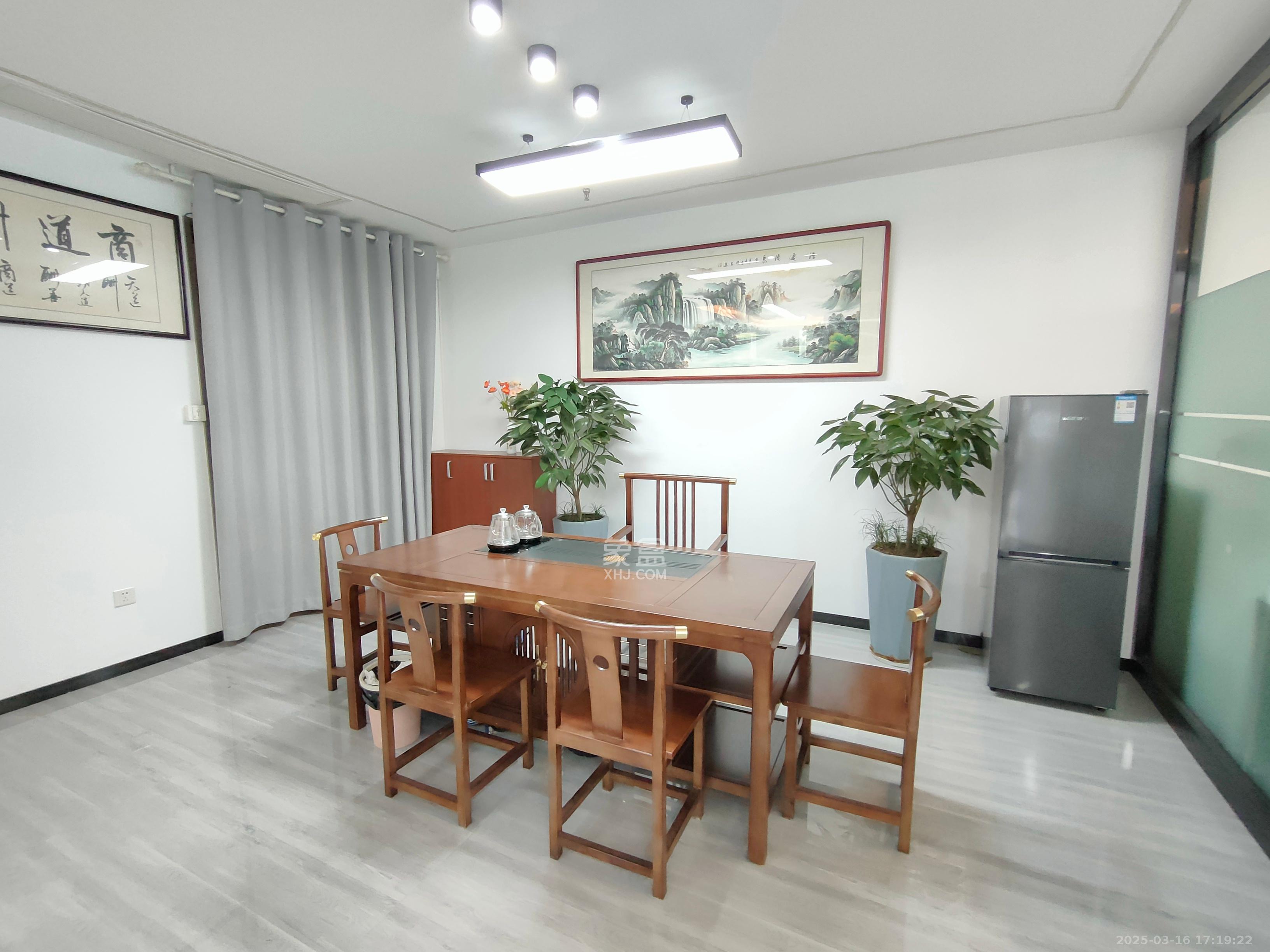 德思勤城市广场（宝格丽公寓）   202.0㎡     11200.00元/月室内图