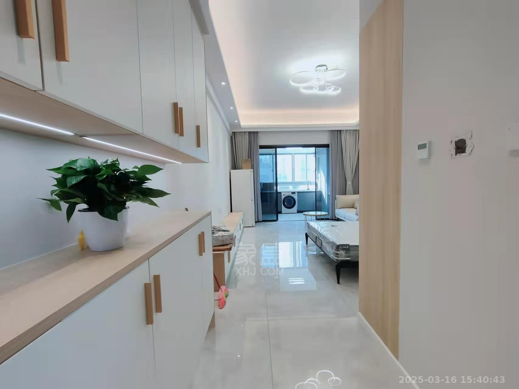 尚格广场  1室1厅1卫    1800.0元/月 尚格广场  1室1厅1卫    1800.0元/月室内图