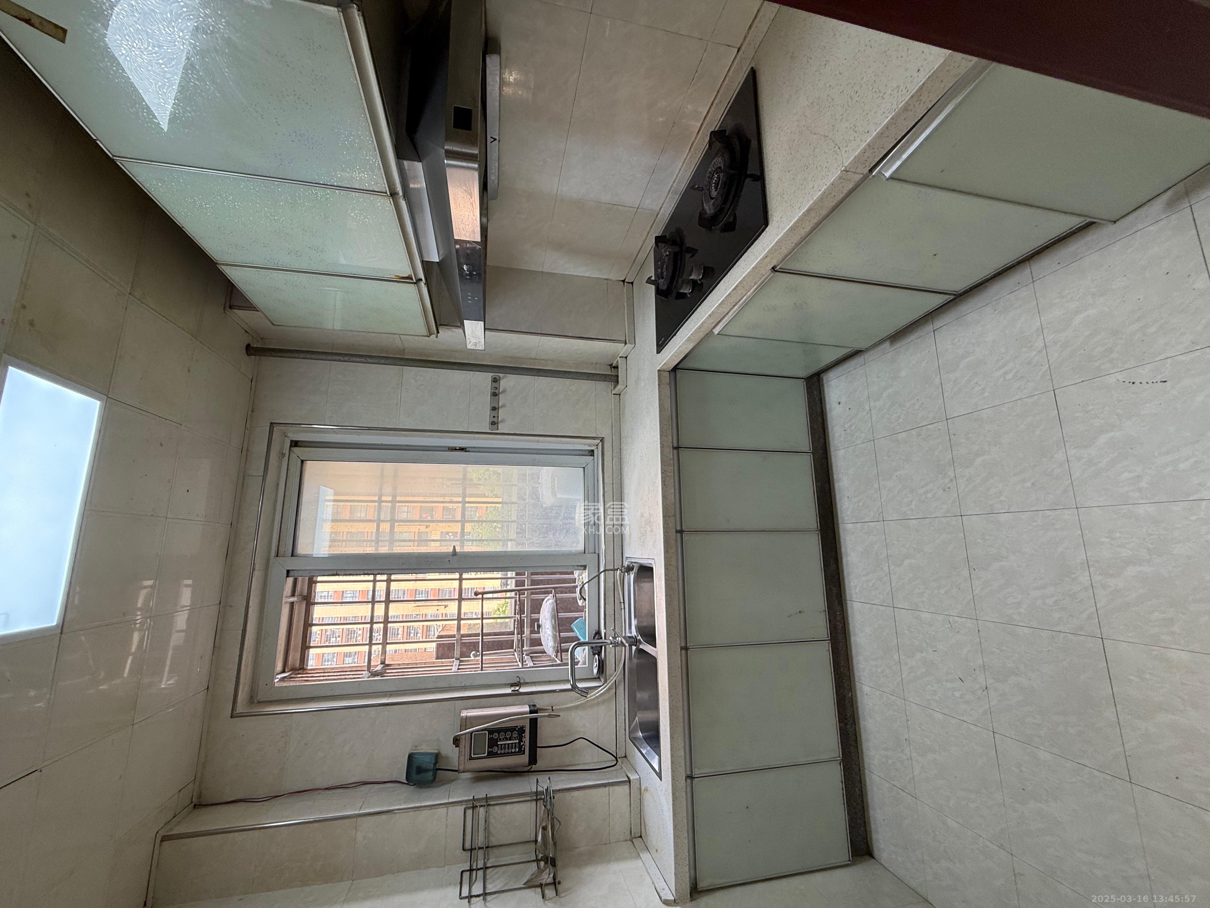 领东汇 4室2厅2卫 3200.0元/月 领东汇 4室2厅2卫 3200.0元/月室内图