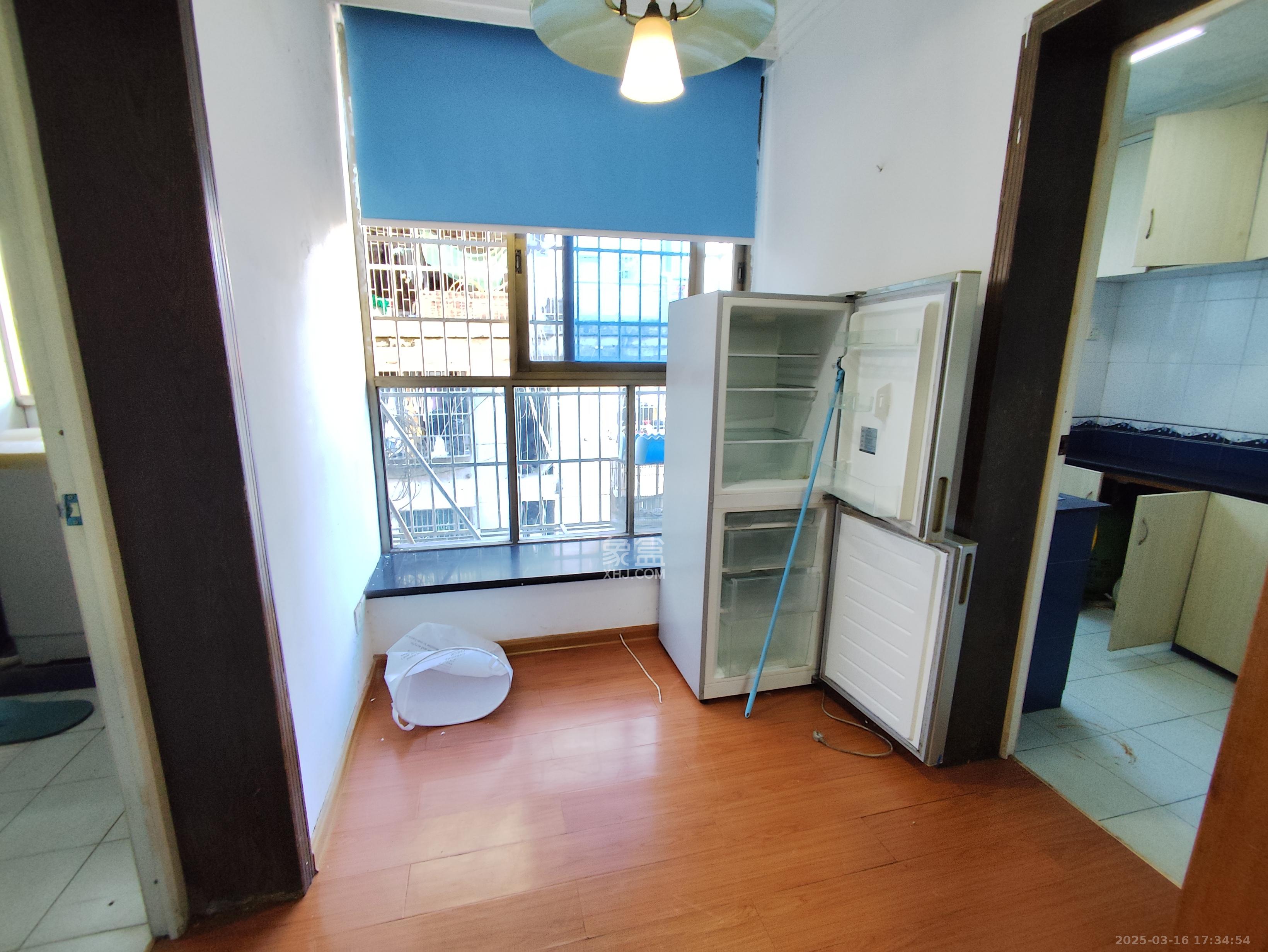 信丰公寓  1室1厅1卫   2200.00元/月室内图