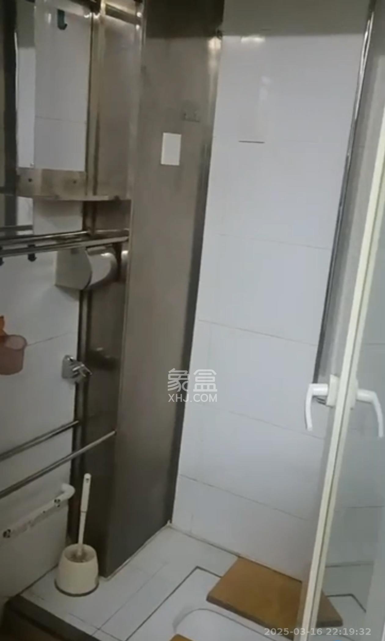 山水华景 1室1厅1卫 1500.0元/月 山水华景 1室1厅1卫 1500.0元/月室内图